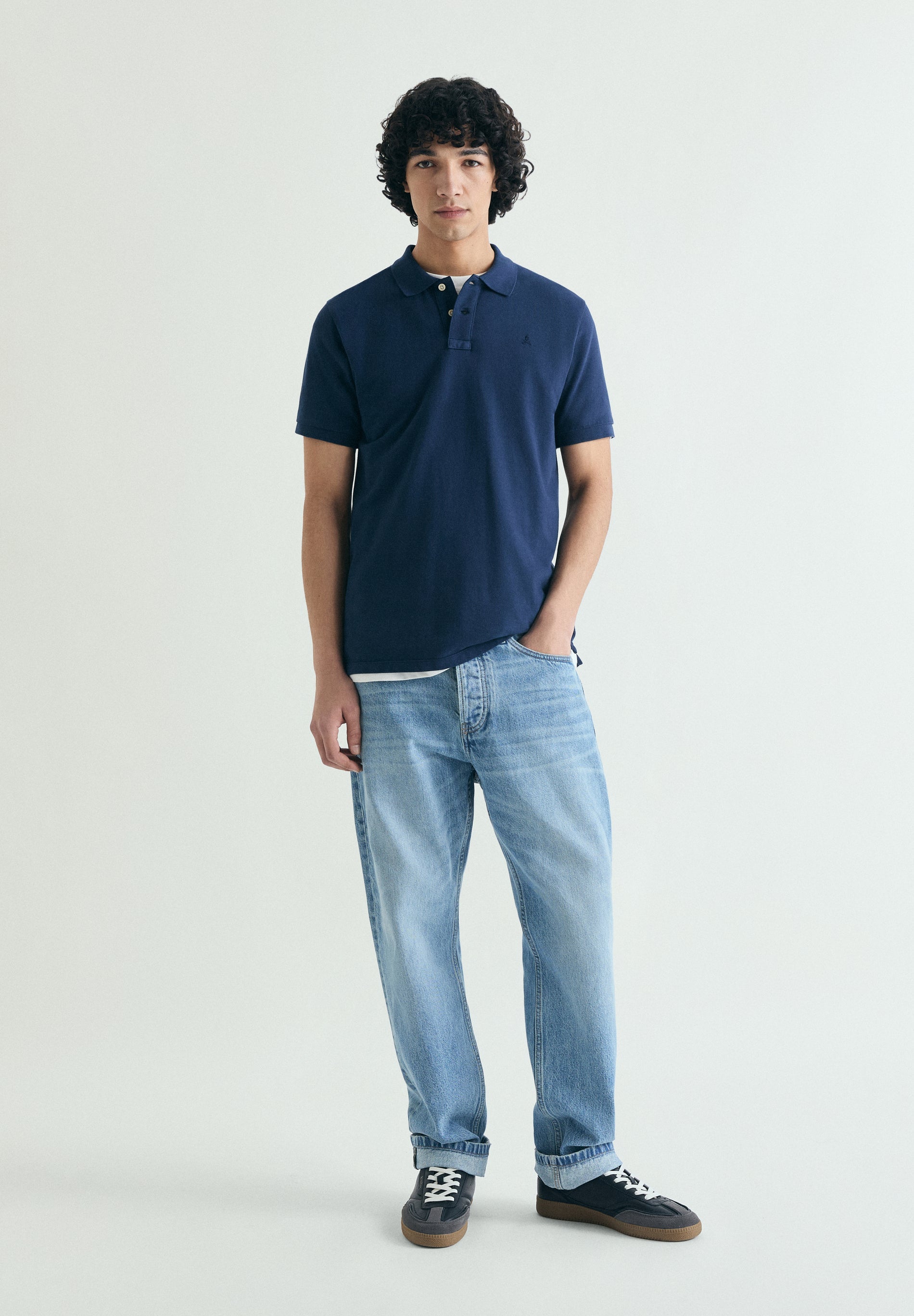 CAMISA POLO DE PIQUÉ COM BORDADO