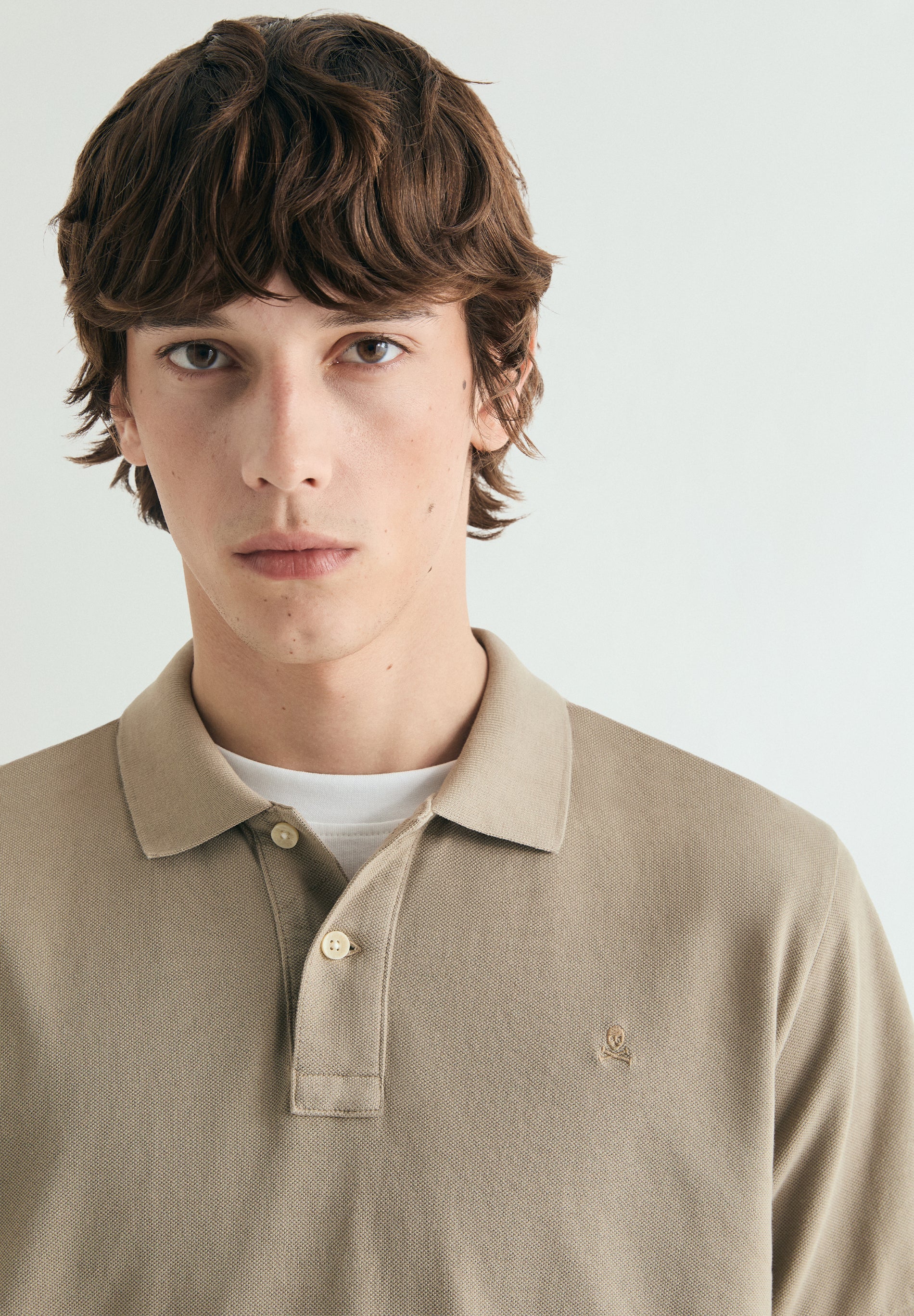 CAMISA POLO DE PIQUÉ COM BORDADO