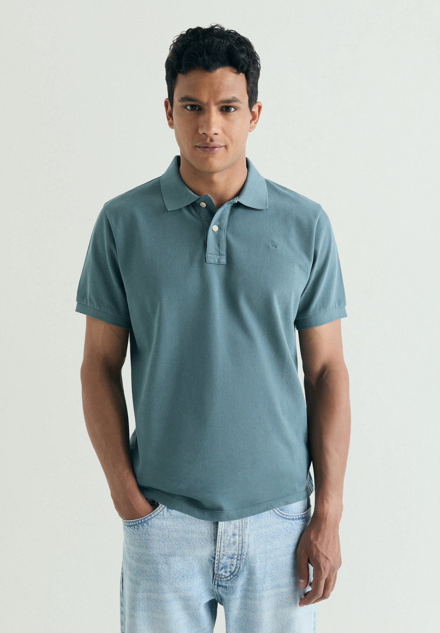 CAMISA POLO DE PIQUÉ COM BORDADO