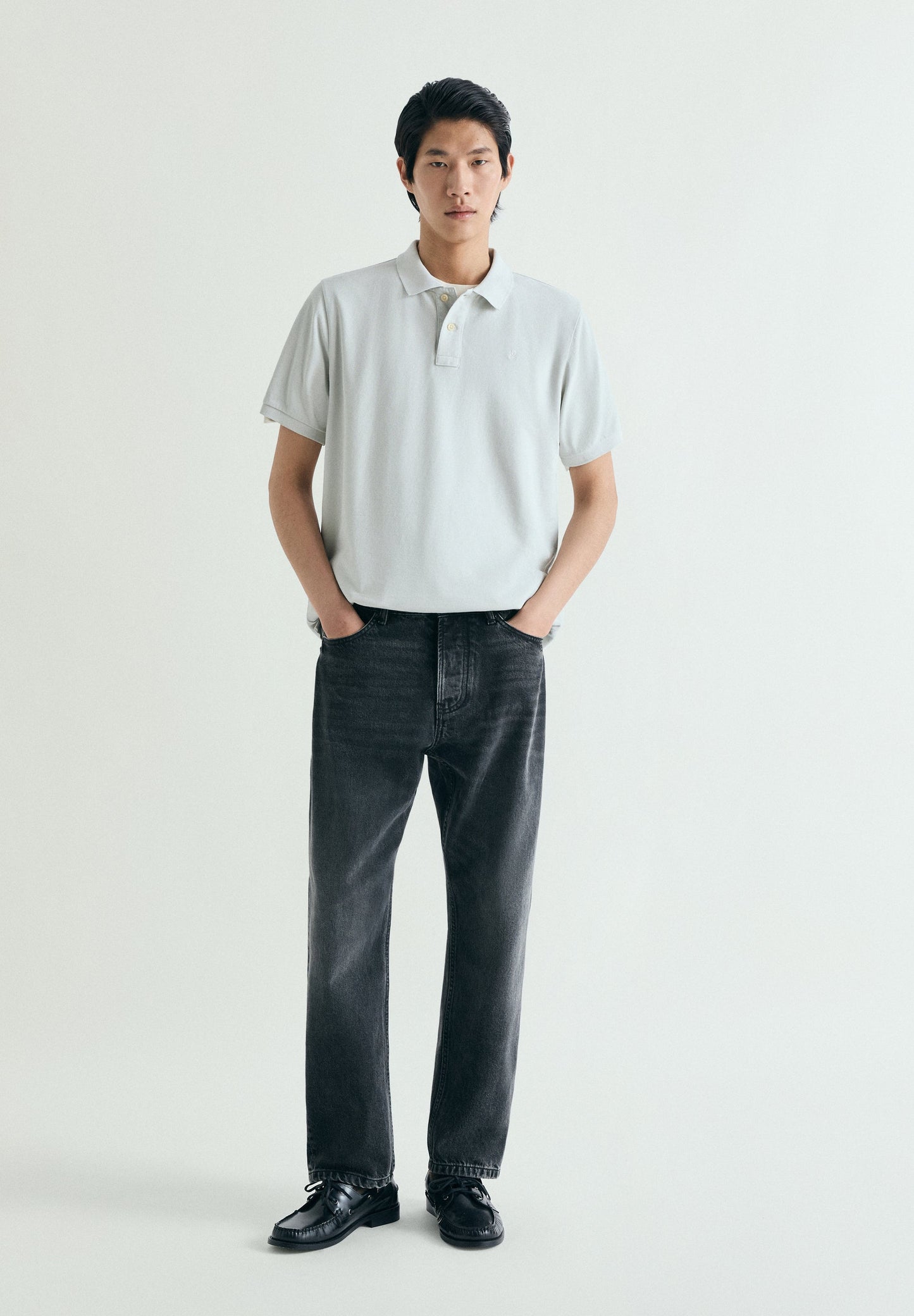 CAMISA POLO DE PIQUÉ COM BORDADO