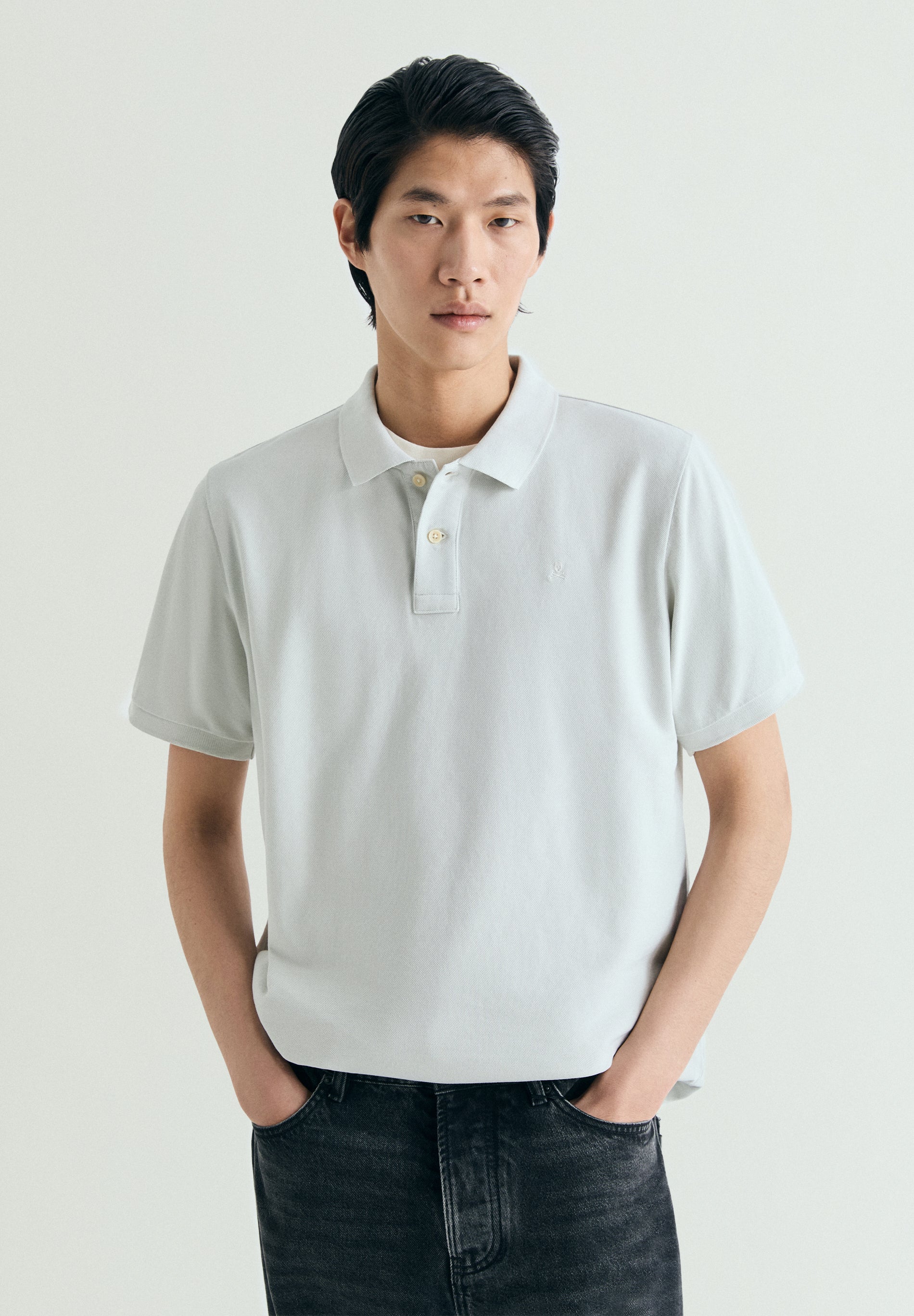 CAMISA POLO DE PIQUÉ COM BORDADO
