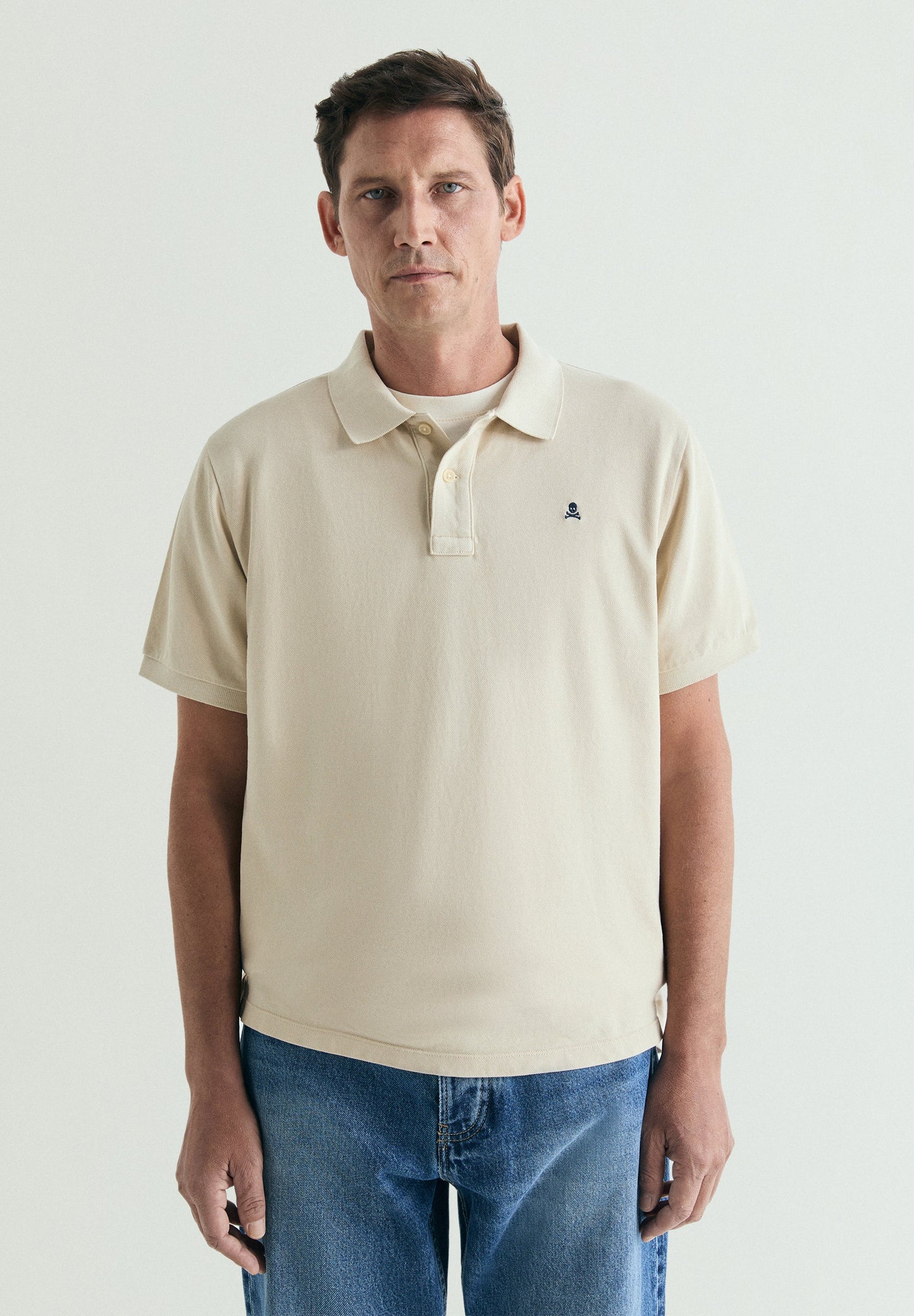 CAMISA POLO DE PIQUÉ BORDADO EM CONTRASTE
