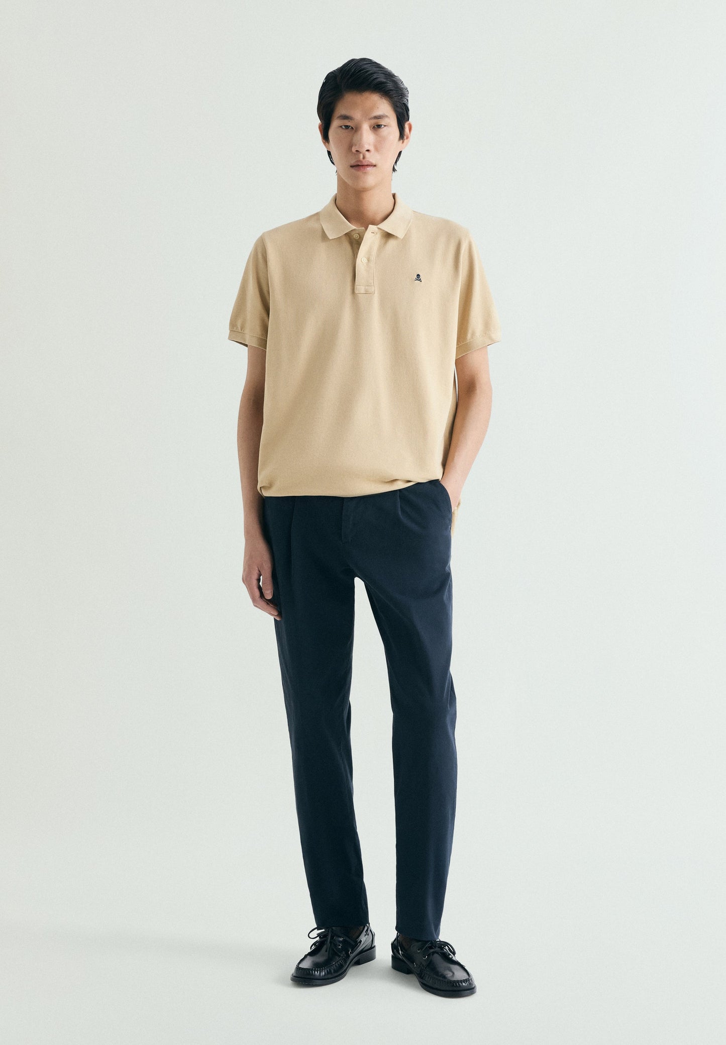 CAMISA POLO DE PIQUÉ BORDADO EM CONTRASTE