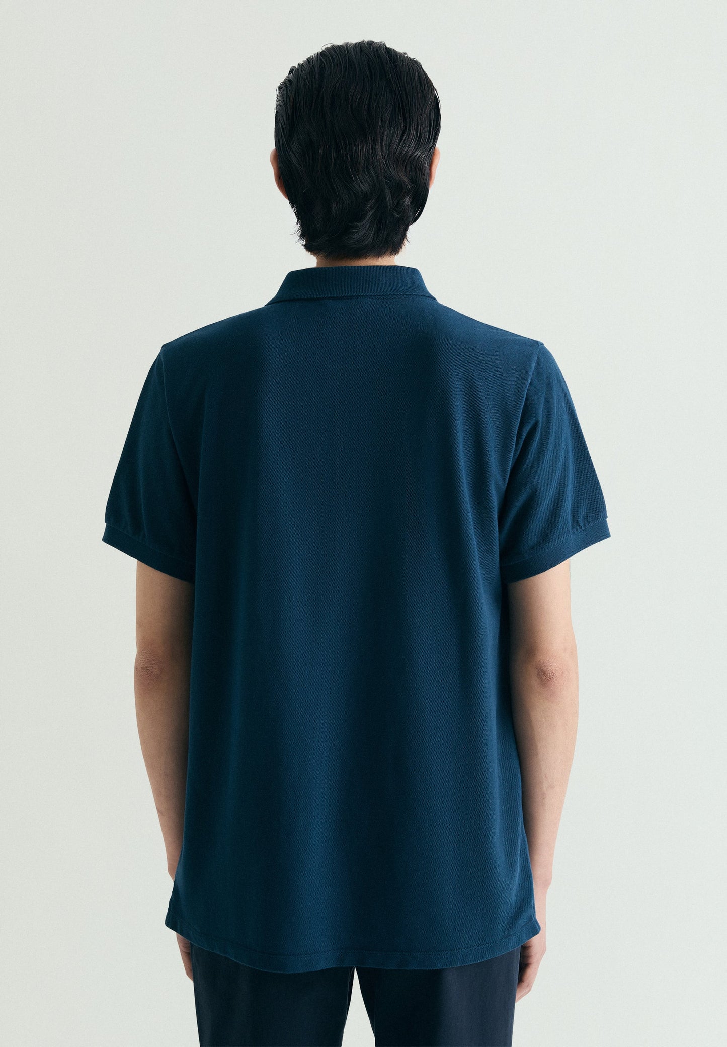 CAMISA POLO DE PIQUÉ BORDADO EM CONTRASTE