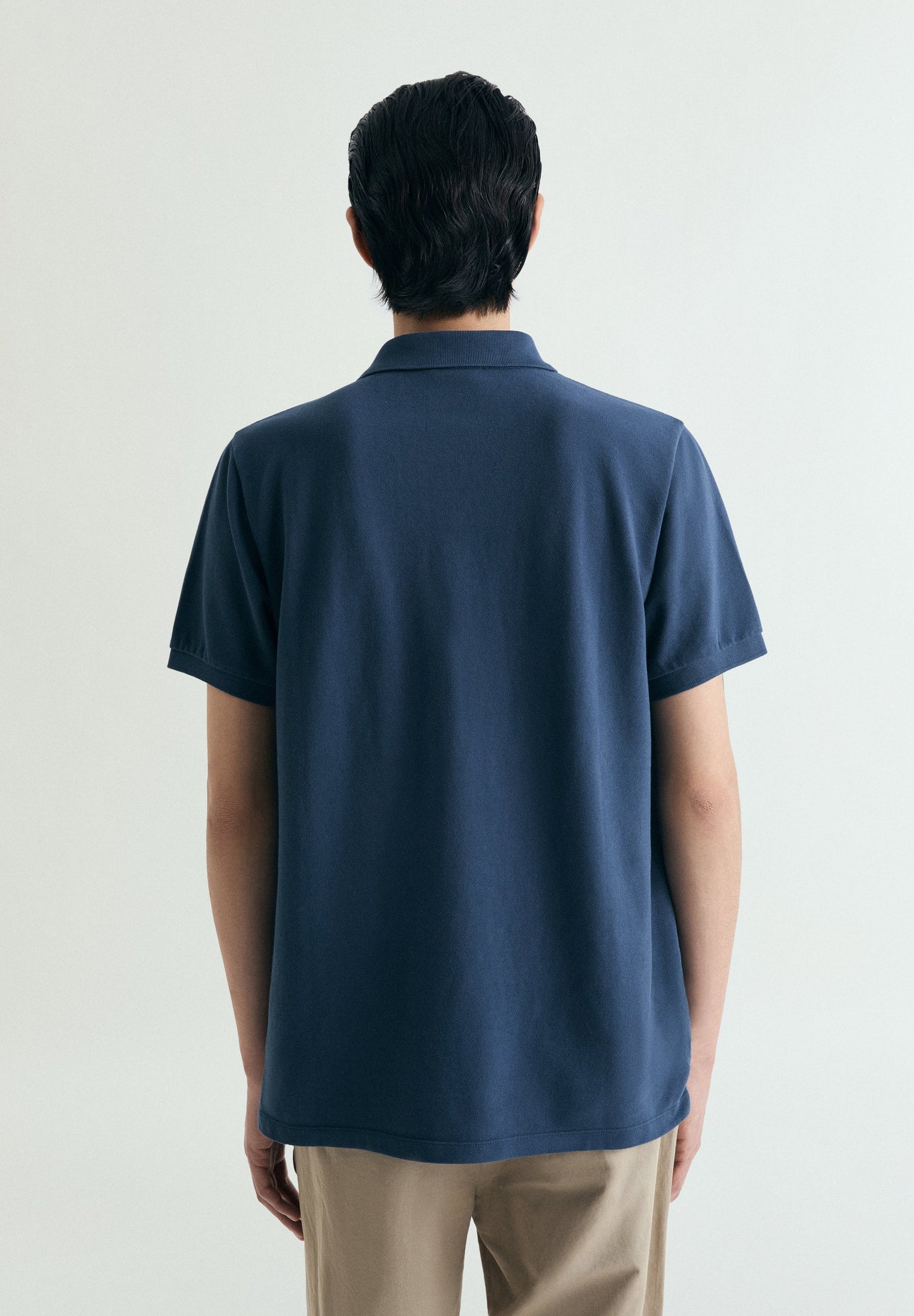 CAMISA POLO DE PIQUÉ BORDADO EM CONTRASTE