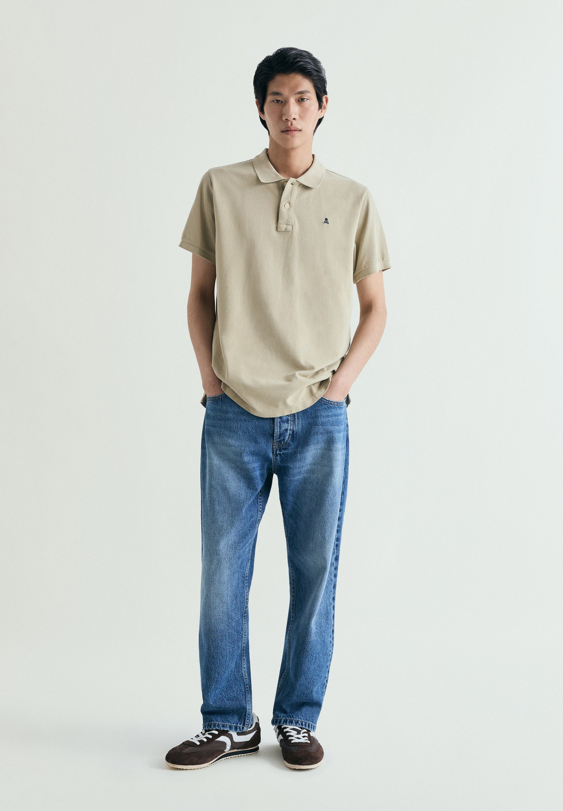 CAMISA POLO DE PIQUÉ BORDADO EM CONTRASTE