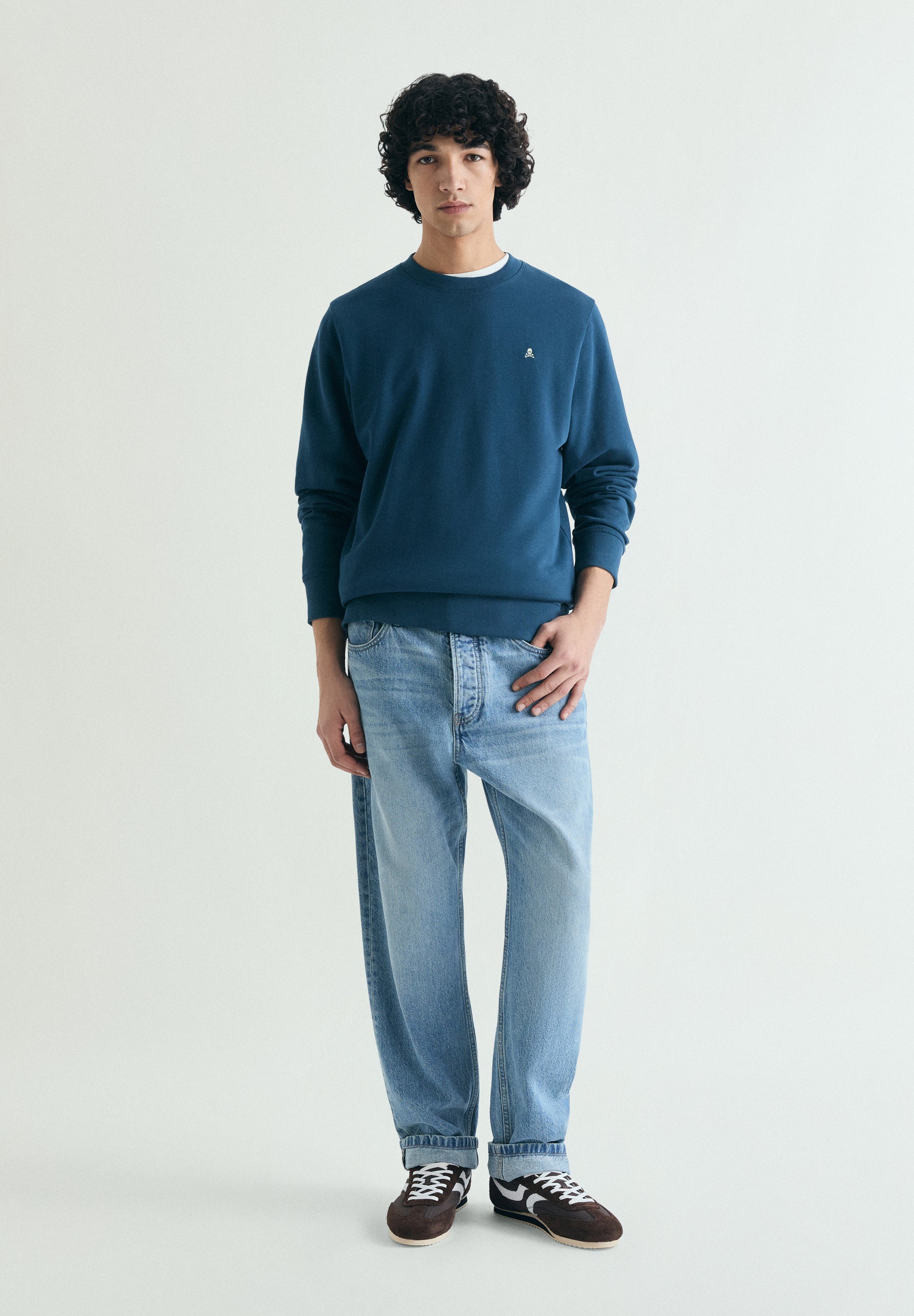 SWEATSHIRT BORDADA EM CONTRASTE