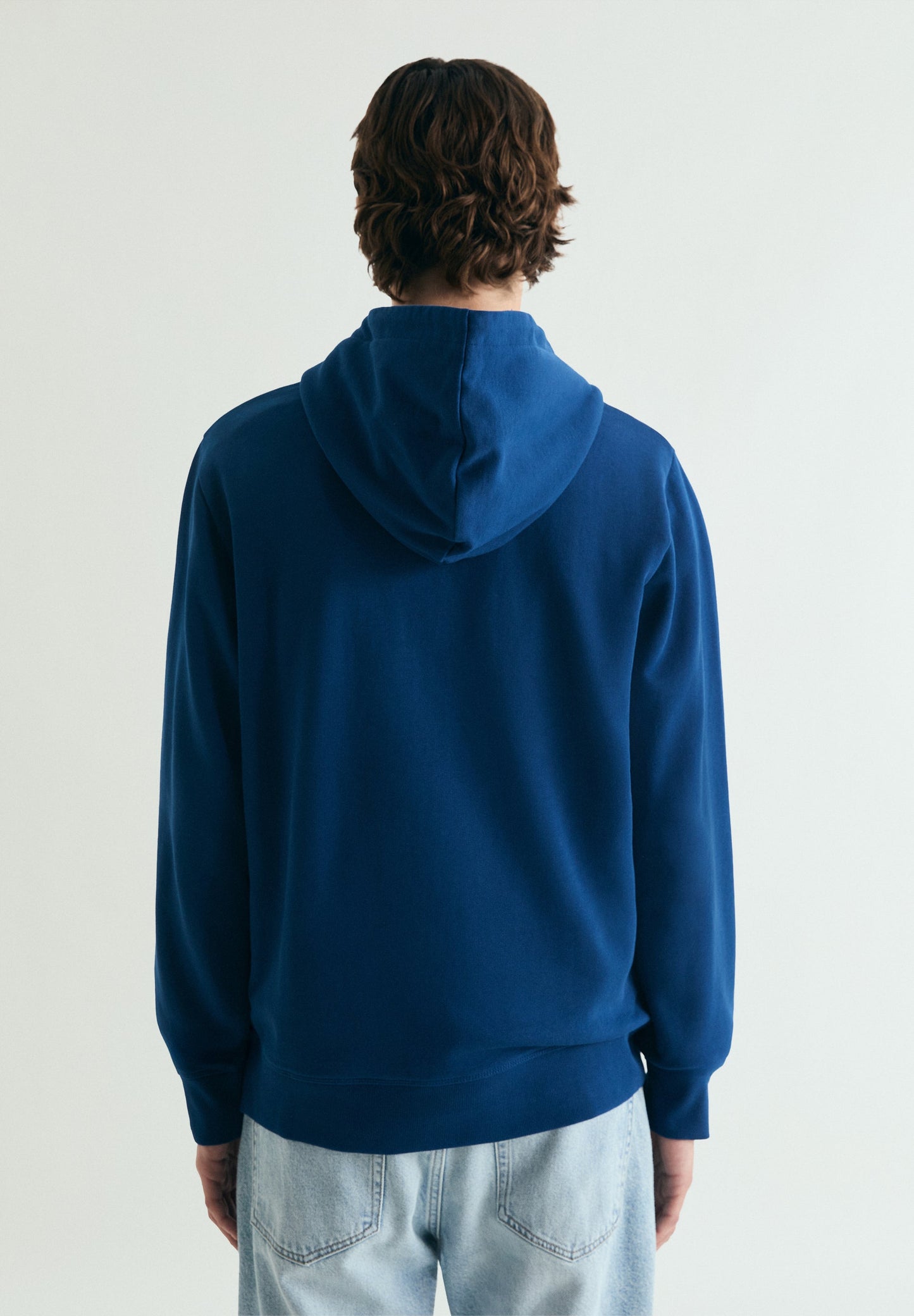 SWEATSHIRT BORDADA COM CAPUZ