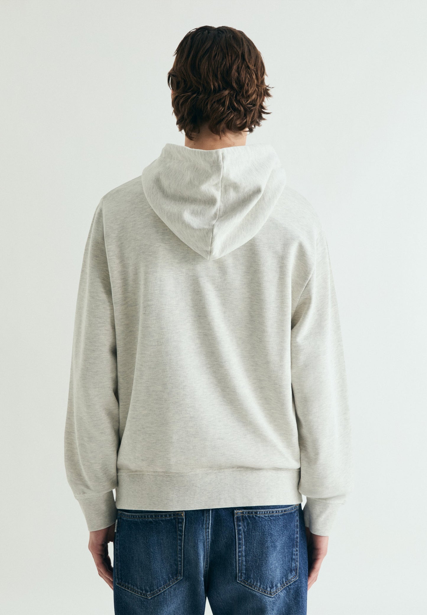 SWEATSHIRT BORDADA COM CAPUZ