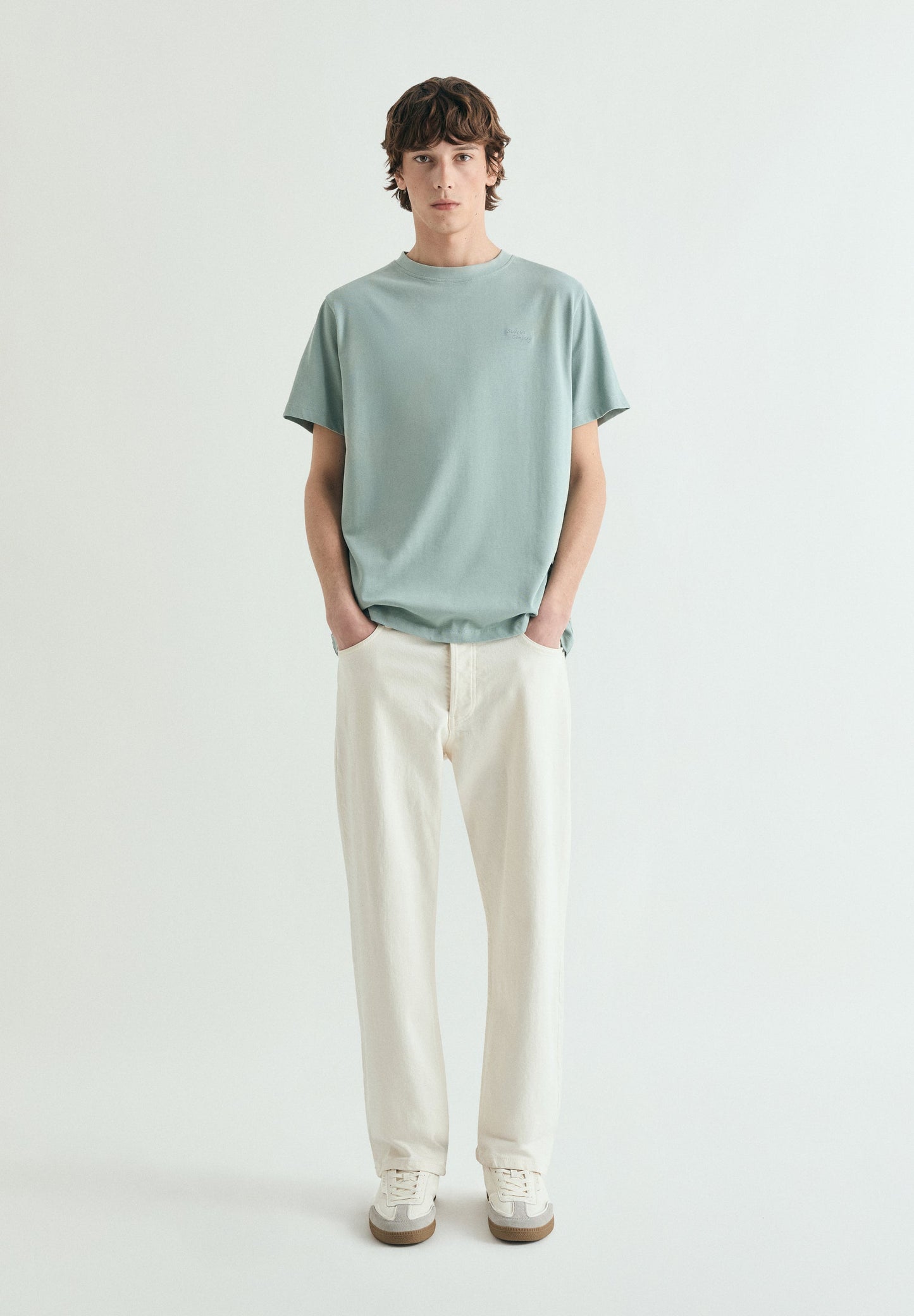 T-SHIRT BORDADA MEDIUM WEIGHT