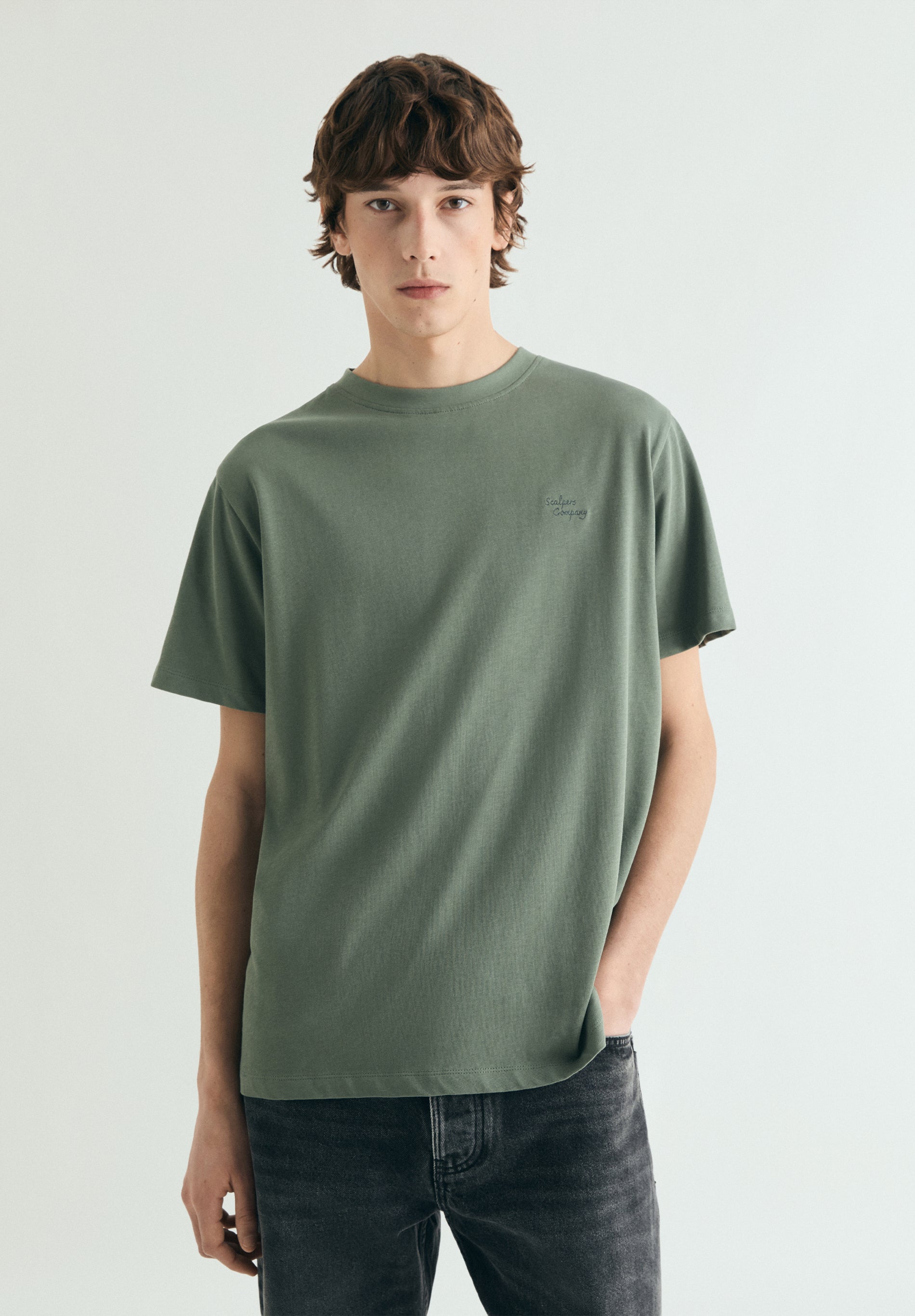 T-SHIRT BORDADA MEDIUM WEIGHT