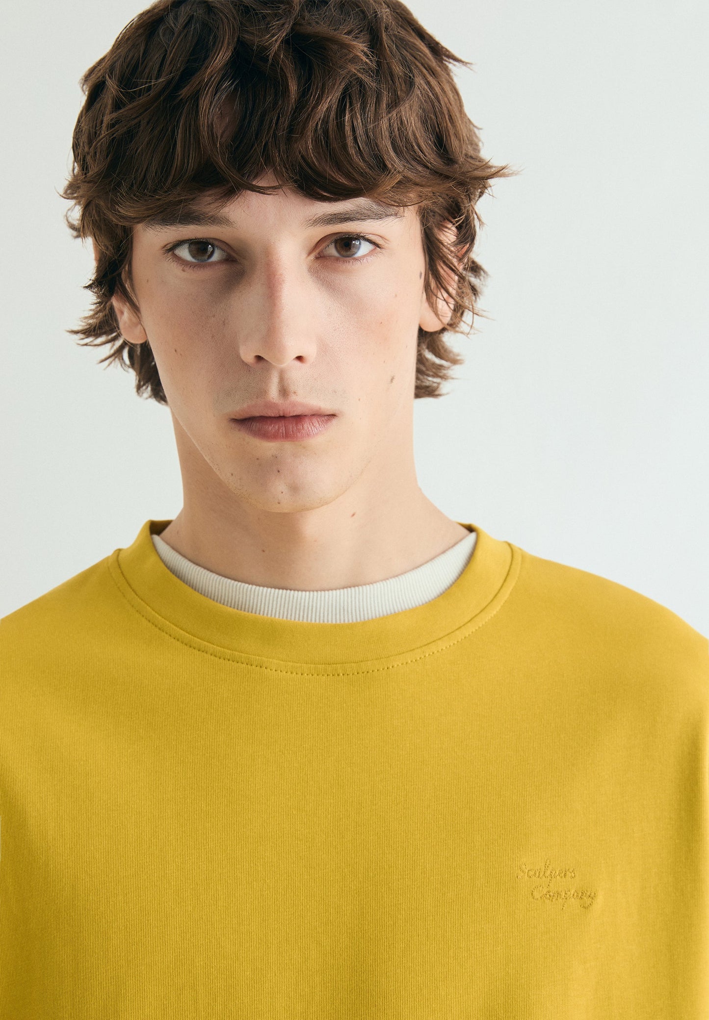 T-SHIRT BORDADA MEDIUM WEIGHT