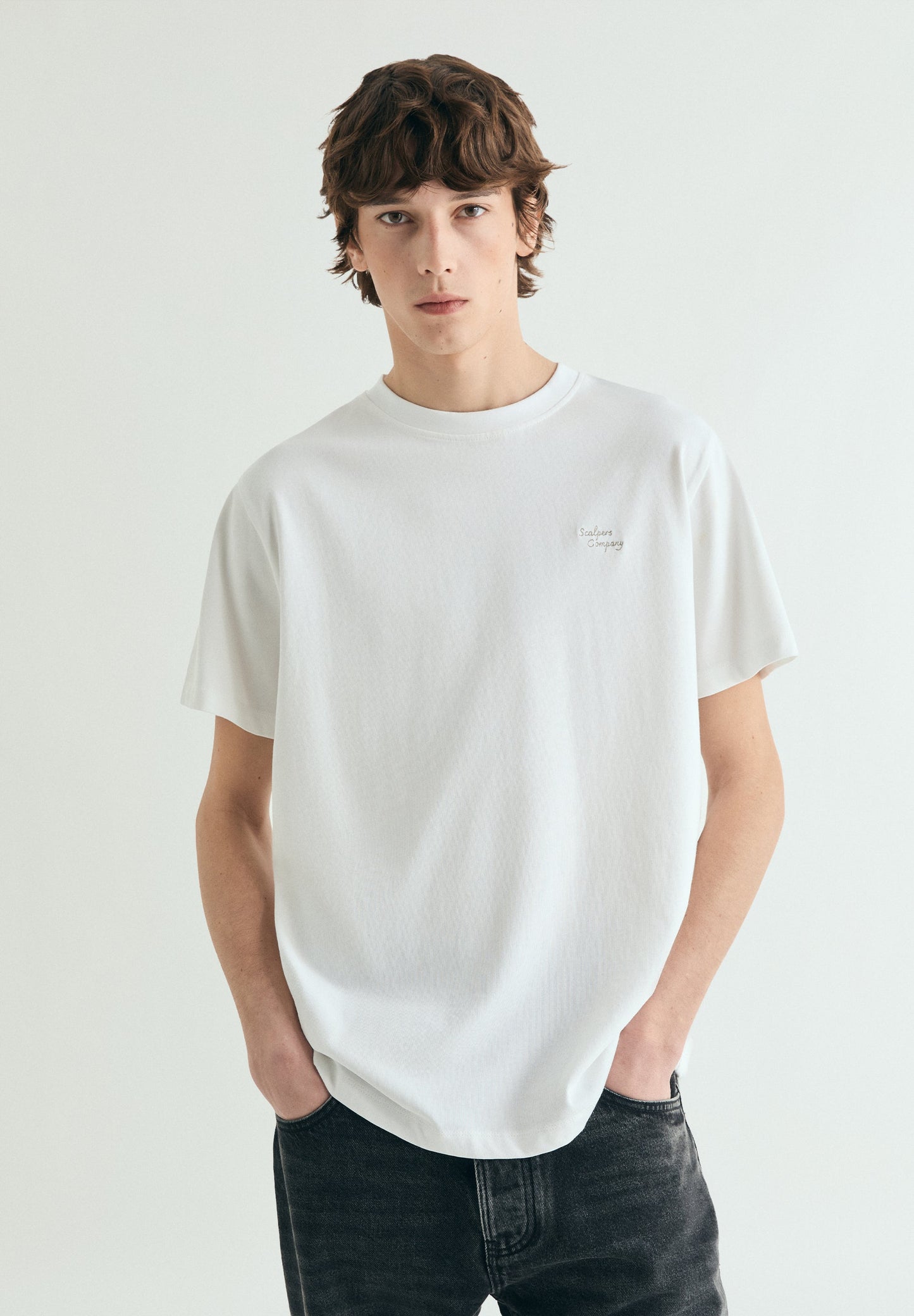 T-SHIRT BORDADA MEDIUM WEIGHT