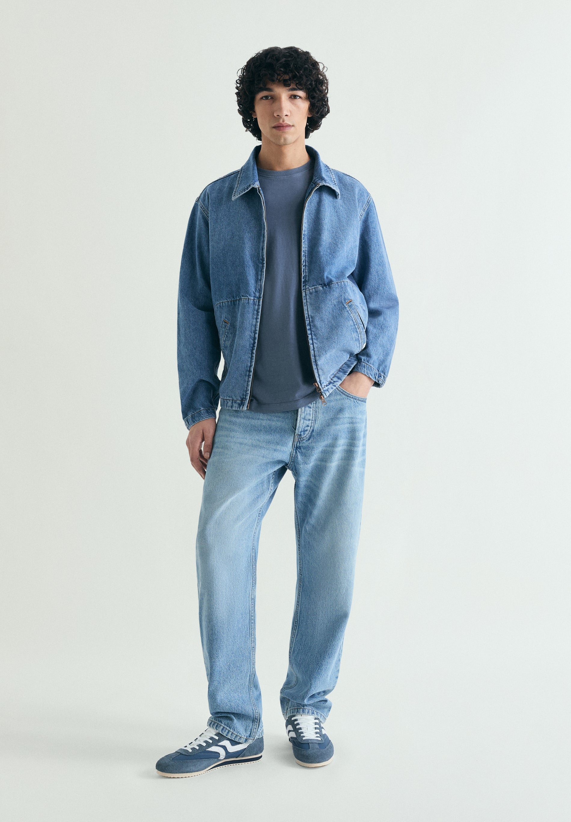 T-SHIRT BORDADA REGULAR FIT