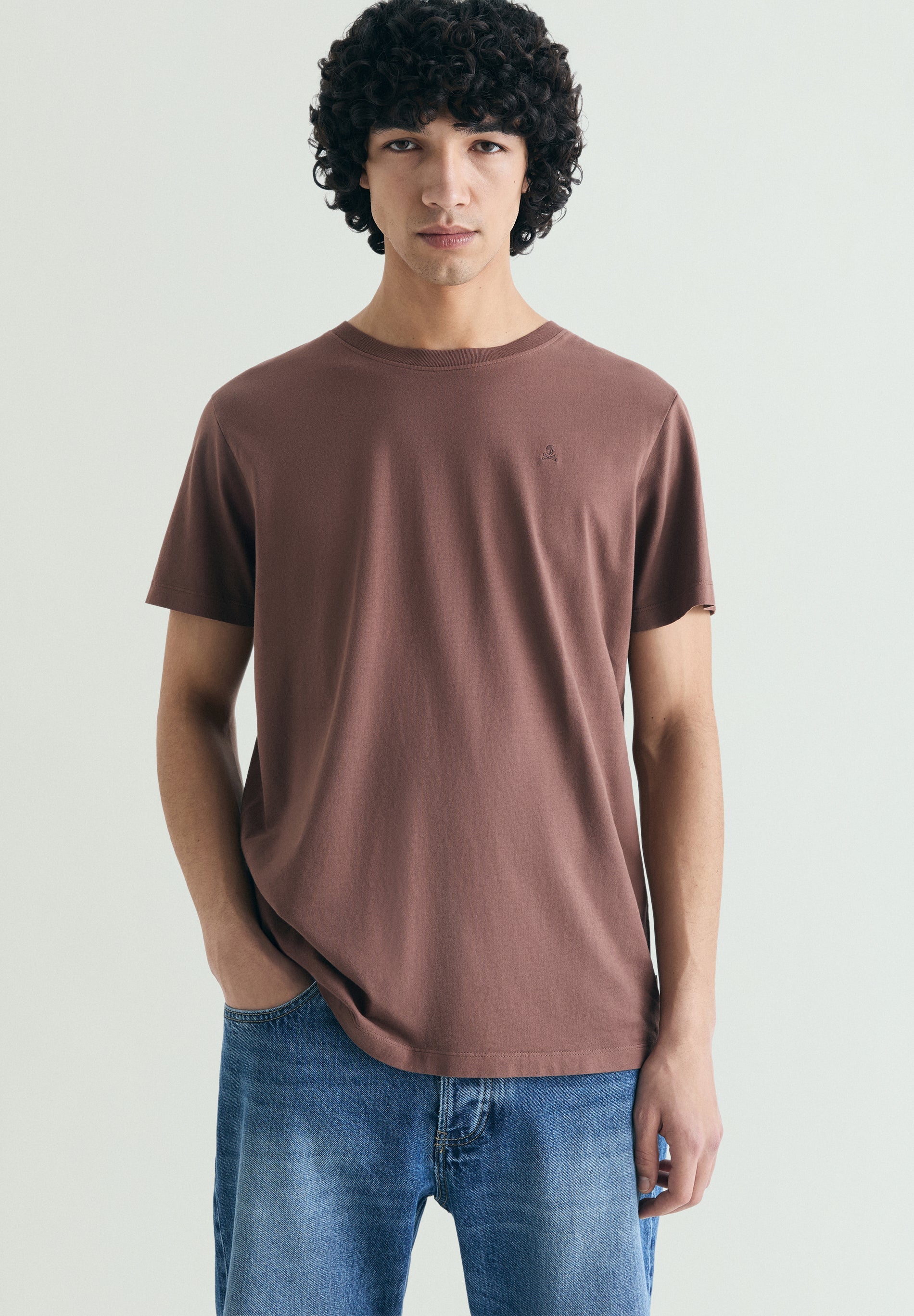 T-SHIRT BORDADA REGULAR FIT