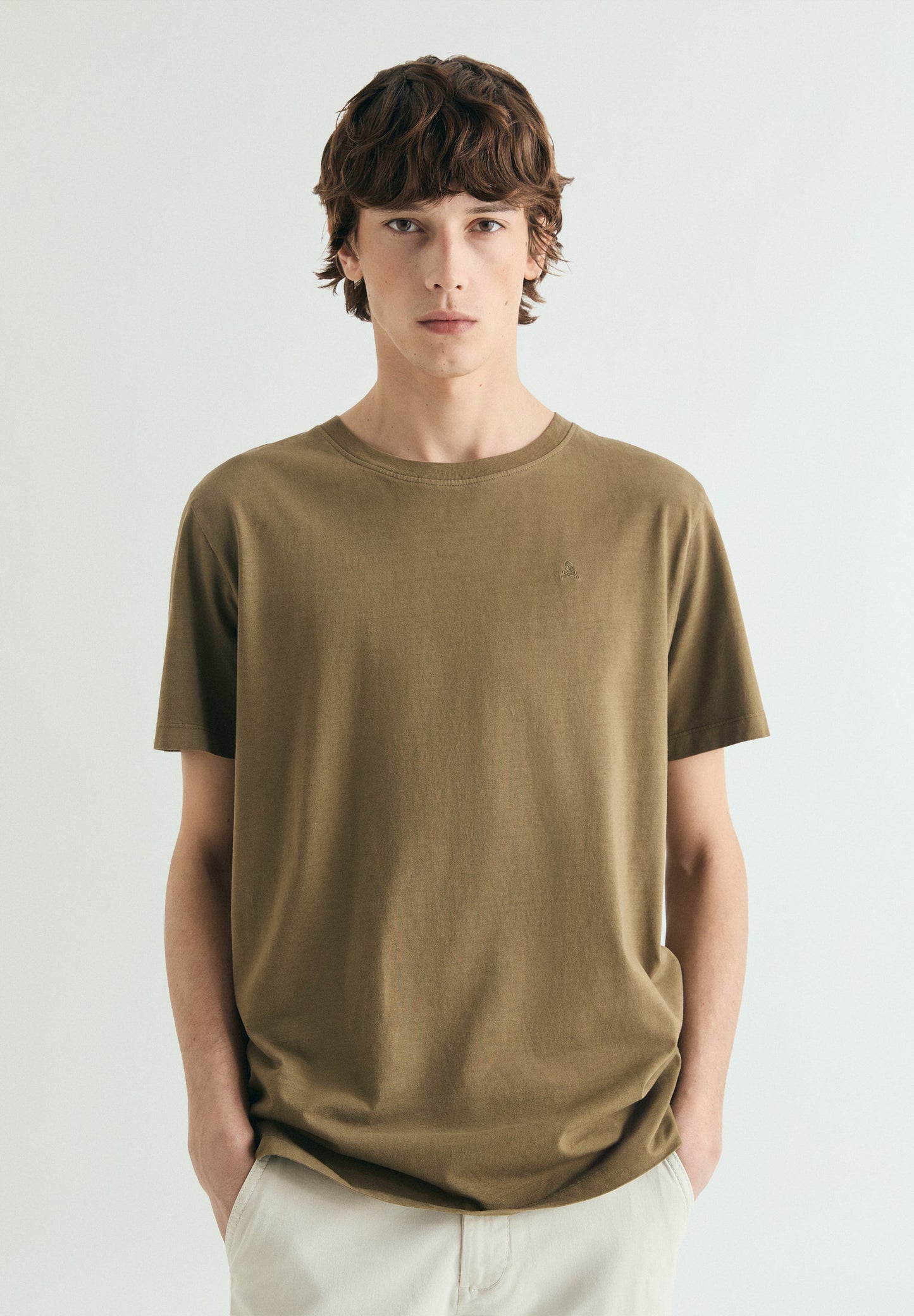 T-SHIRT BORDADA REGULAR FIT