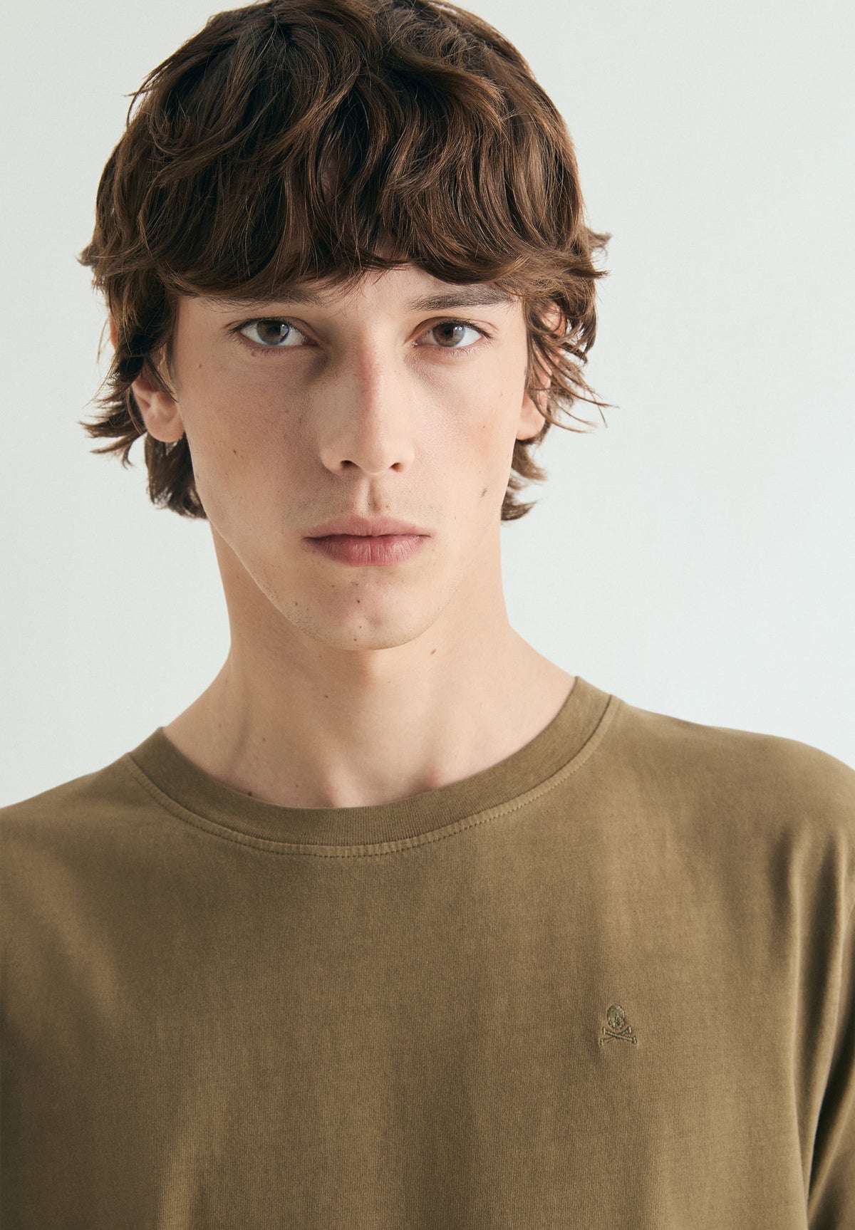 T-SHIRT BORDADA REGULAR FIT