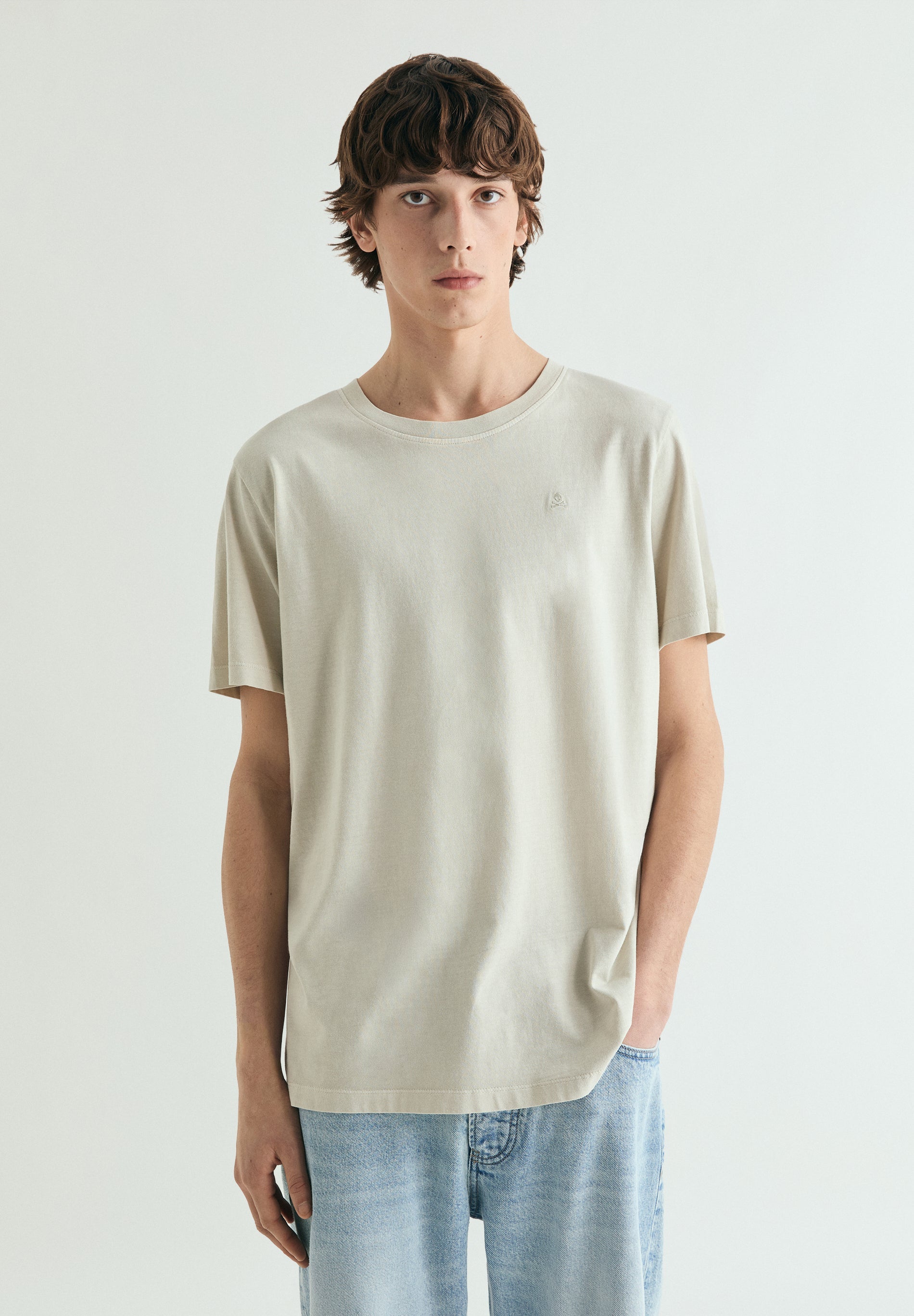 T-SHIRT BORDADA REGULAR FIT