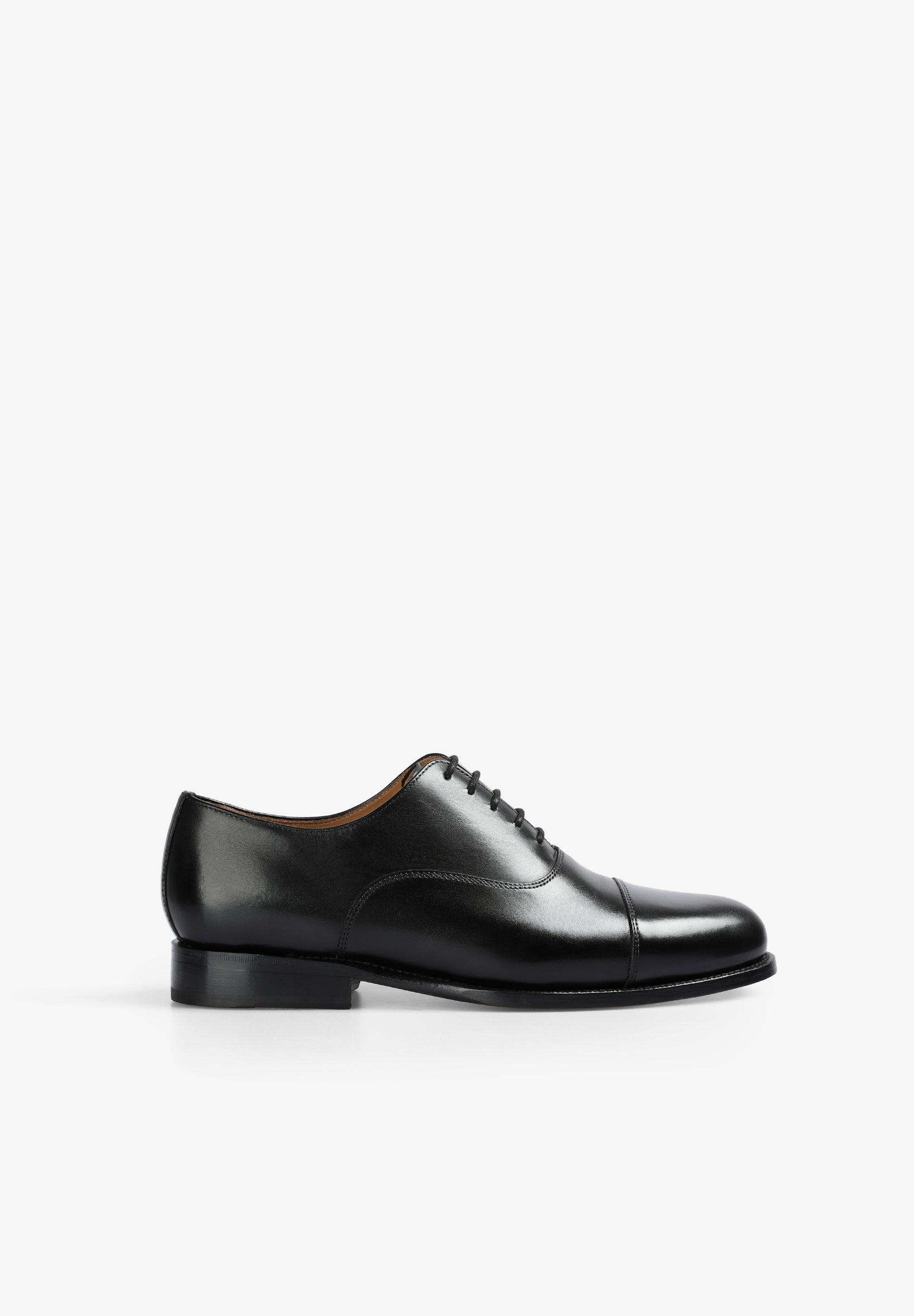 SAPATOS OXFORD EM PELE POLIDA