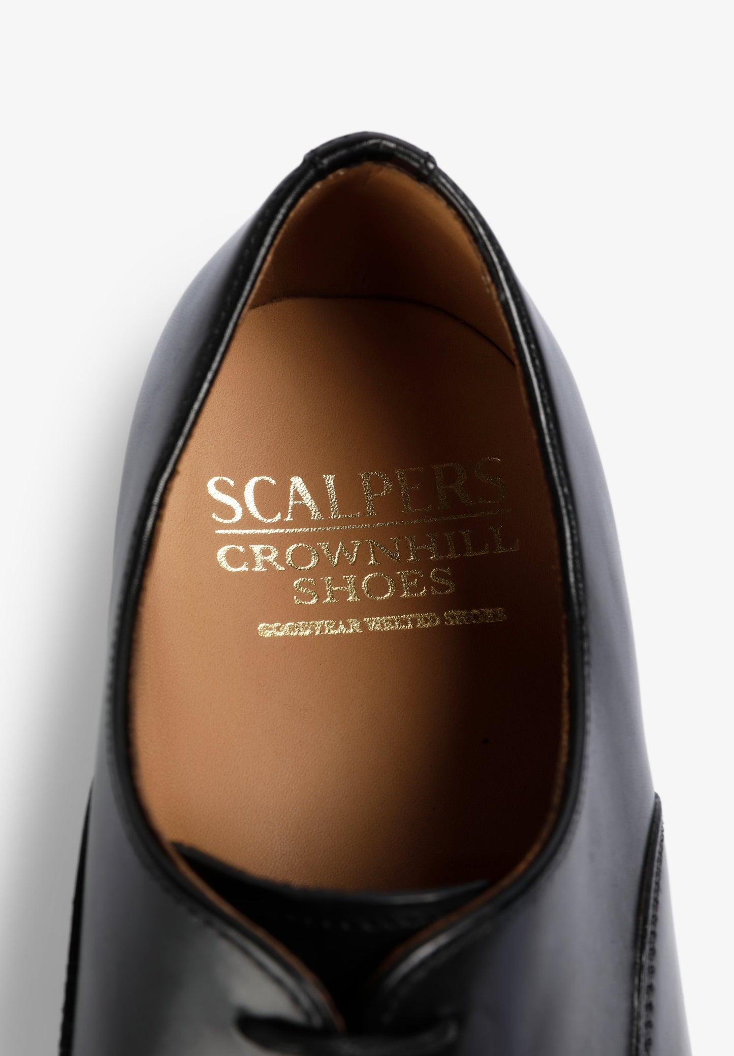 SAPATOS OXFORD EM PELE POLIDA