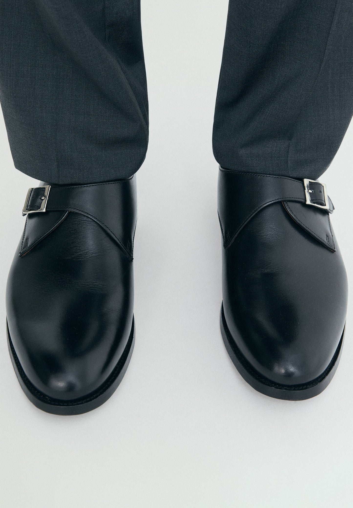 SAPATOS MONK EM PELE