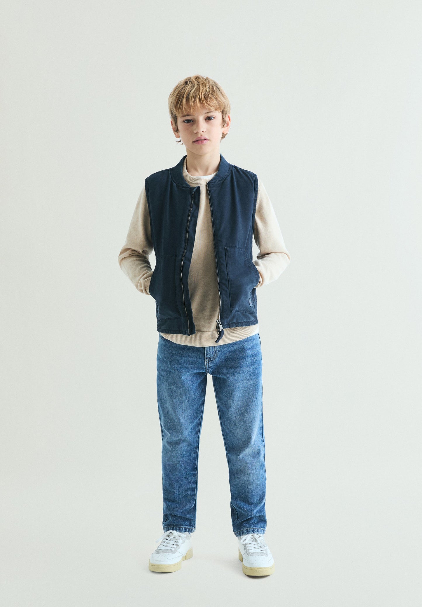 COLETE DENIM COM FECHO DE CORRER
