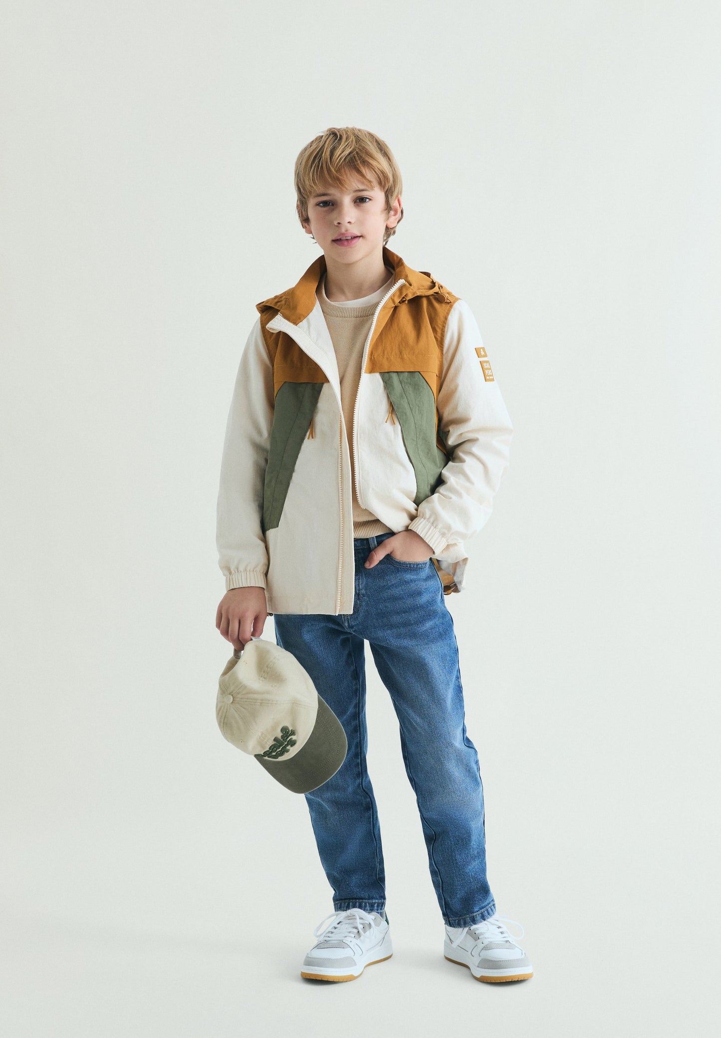 CASACO TÉCNICO COLOR BLOCK COM CAPUZ