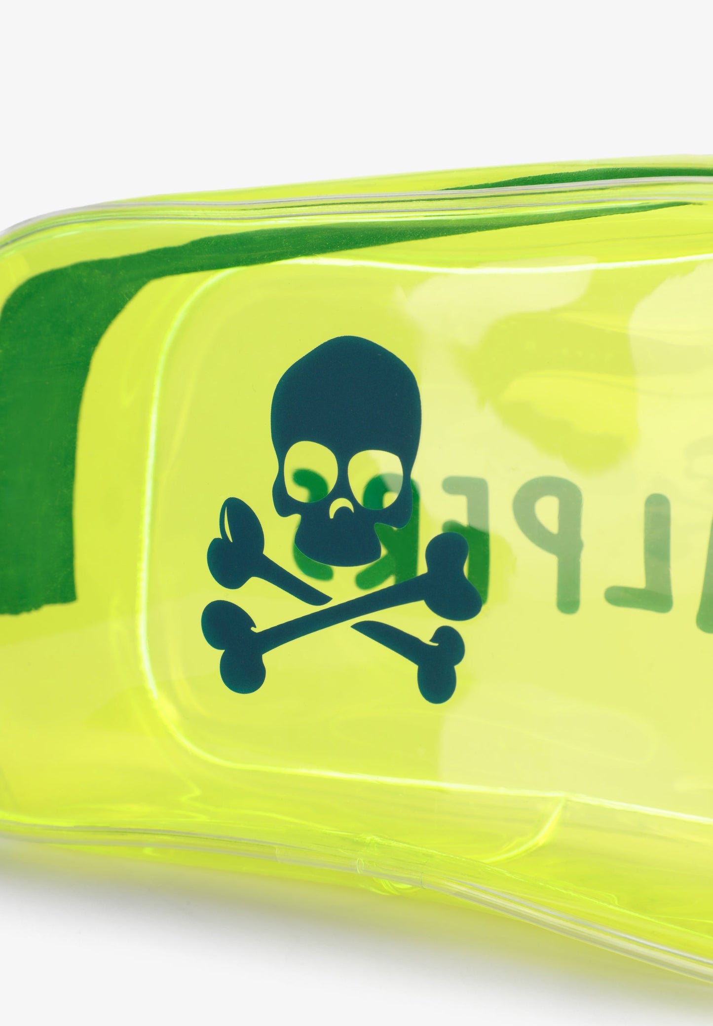 NÉCESSAIRE COM CONJUNTO DE VIAGEM