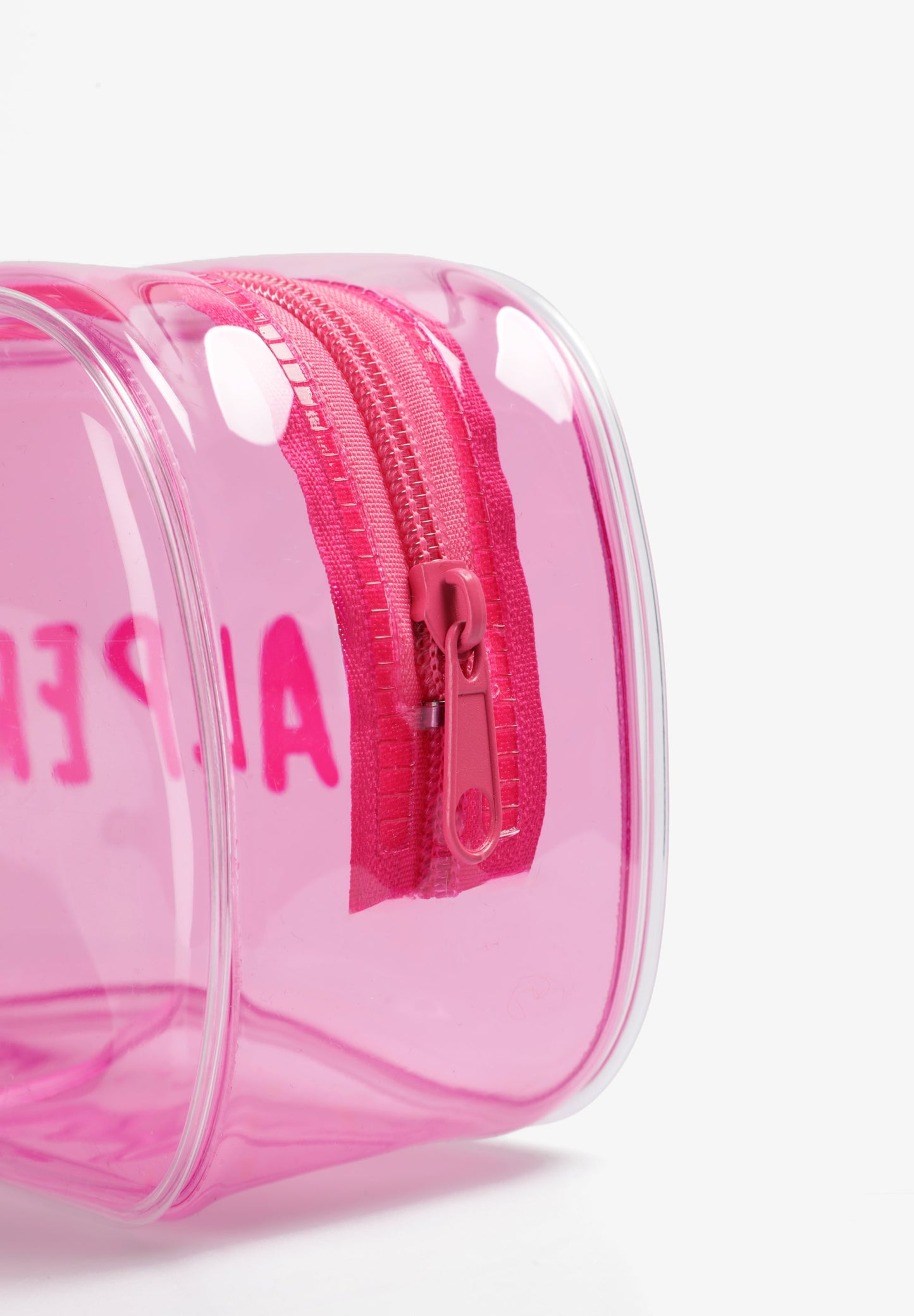 NÉCESSAIRE COM CONJUNTO DE VIAGEM