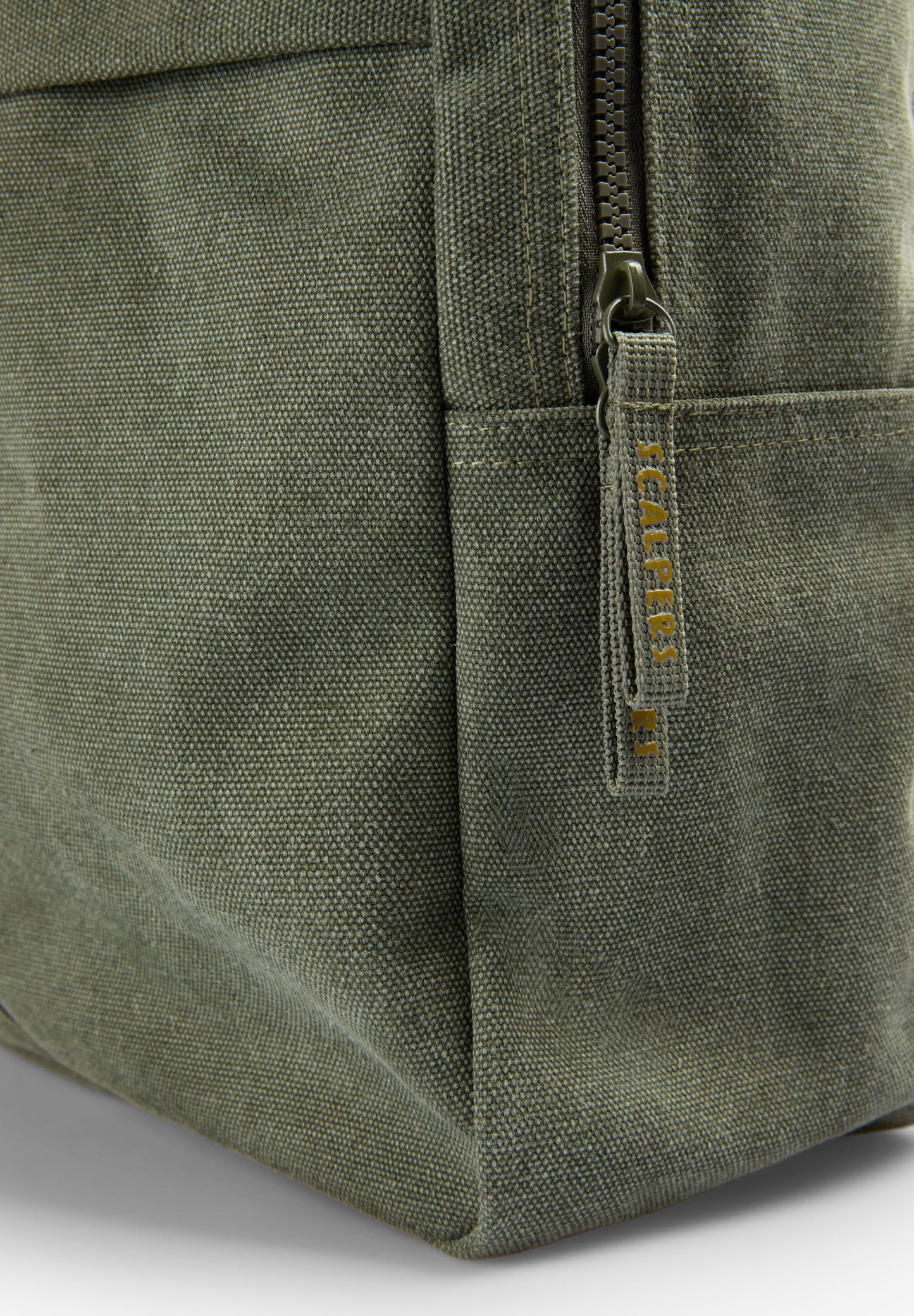 MOCHILA CANVAS COM REMENDO