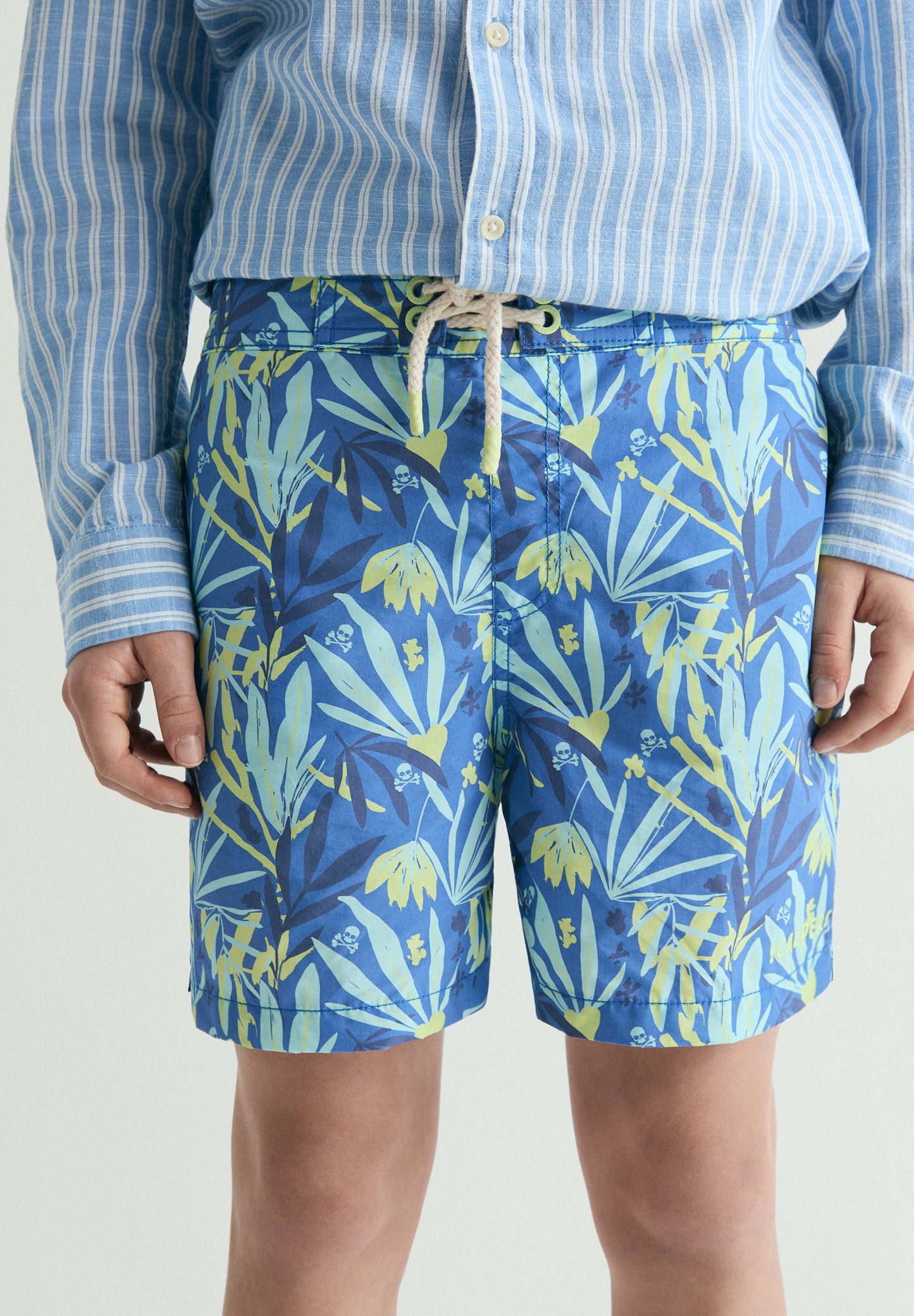 FATO DE BANHO COM PADRÃO FLORAL