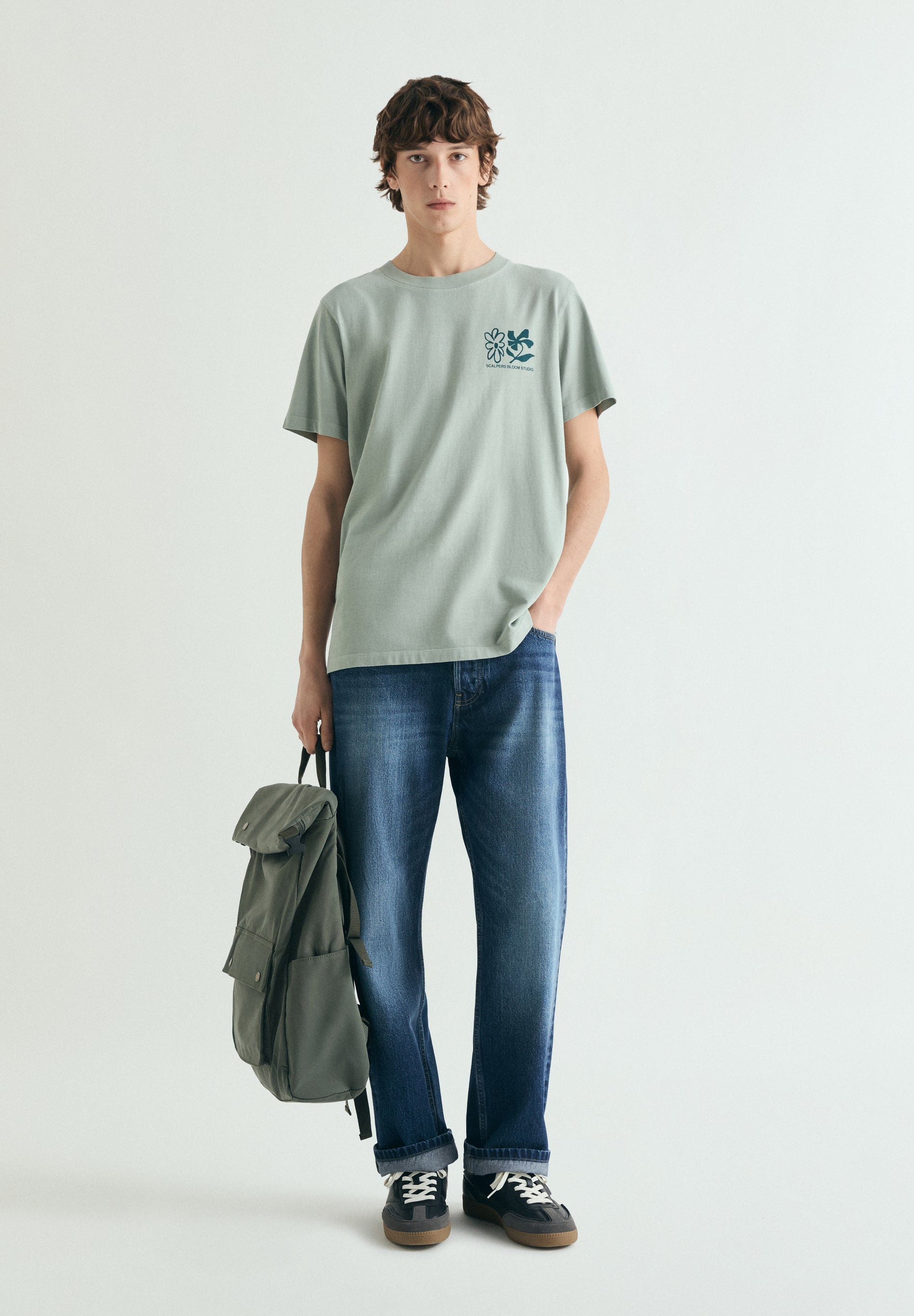 T-SHIRT PADRÃO BLOOM