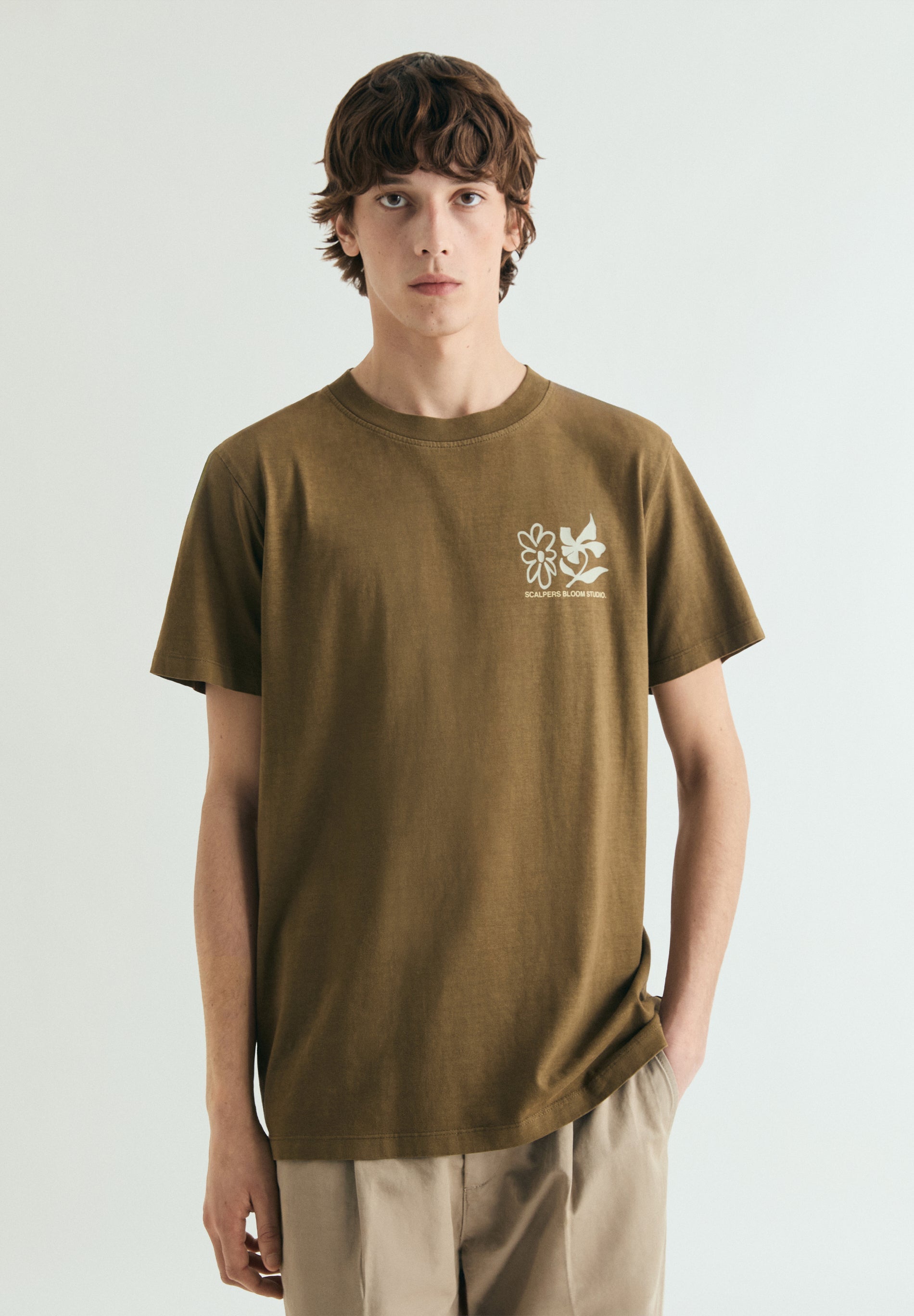 T-SHIRT PADRÃO BLOOM