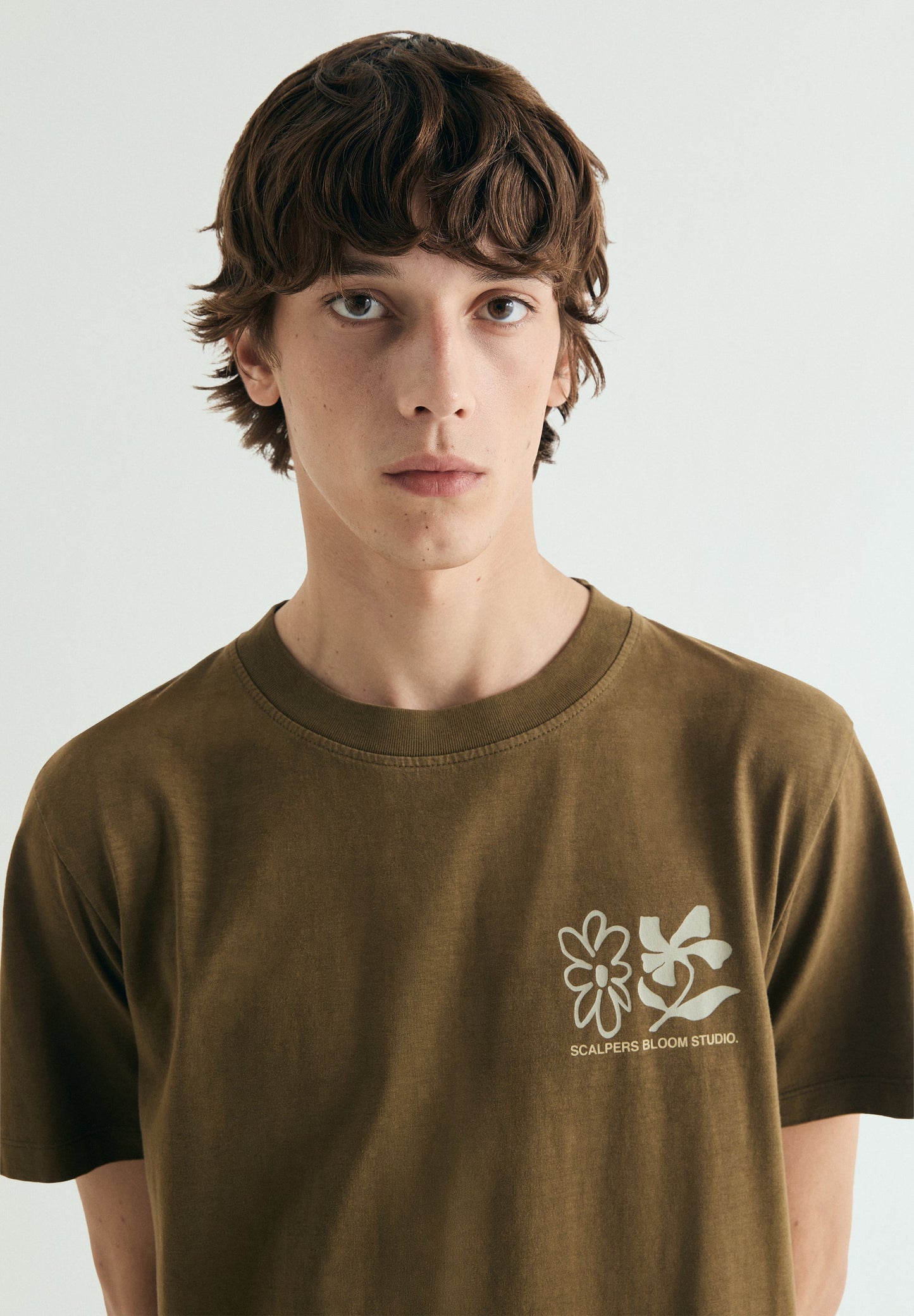T-SHIRT PADRÃO BLOOM