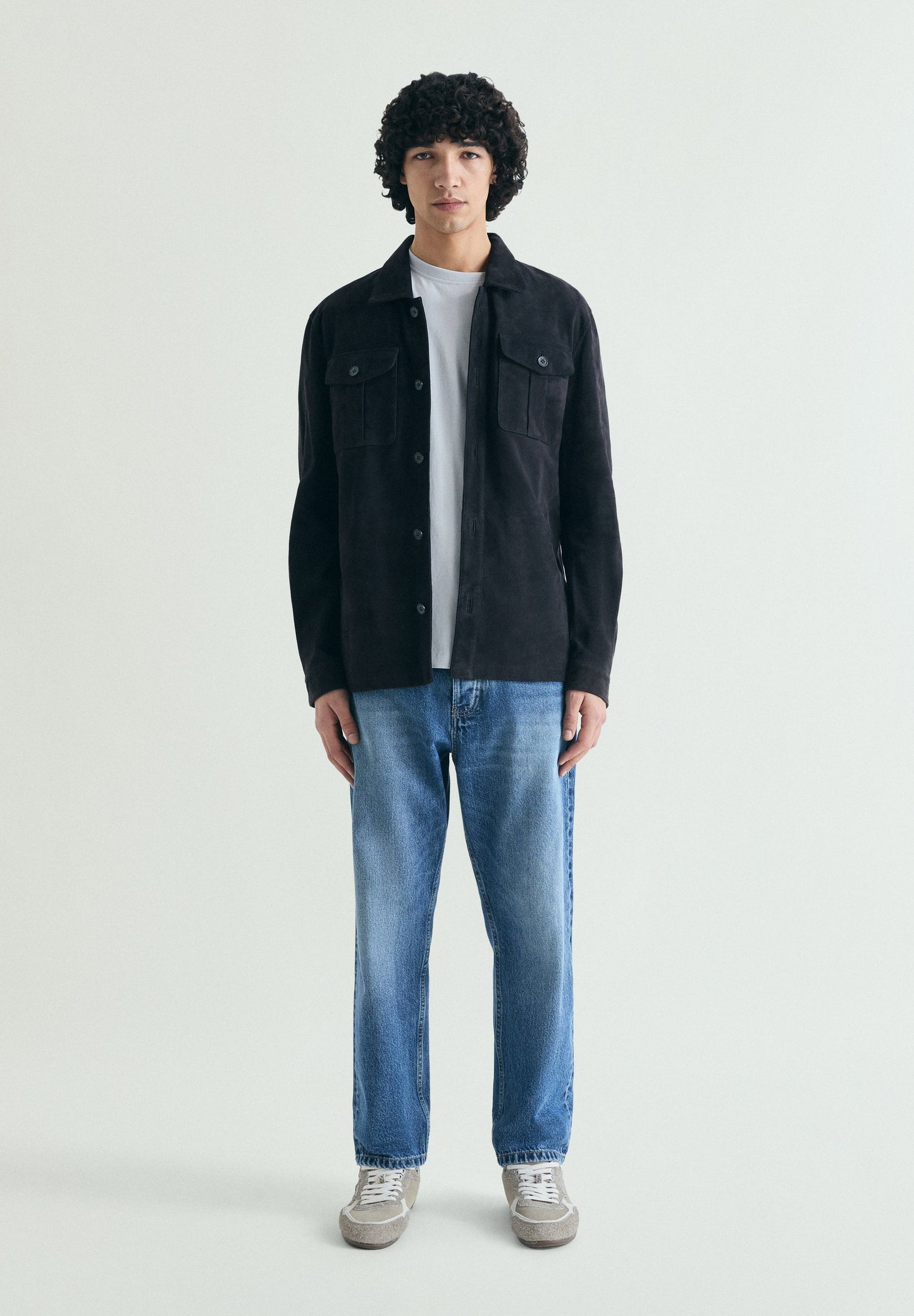 T-SHIRT COM PADRÃO REGULAR FIT