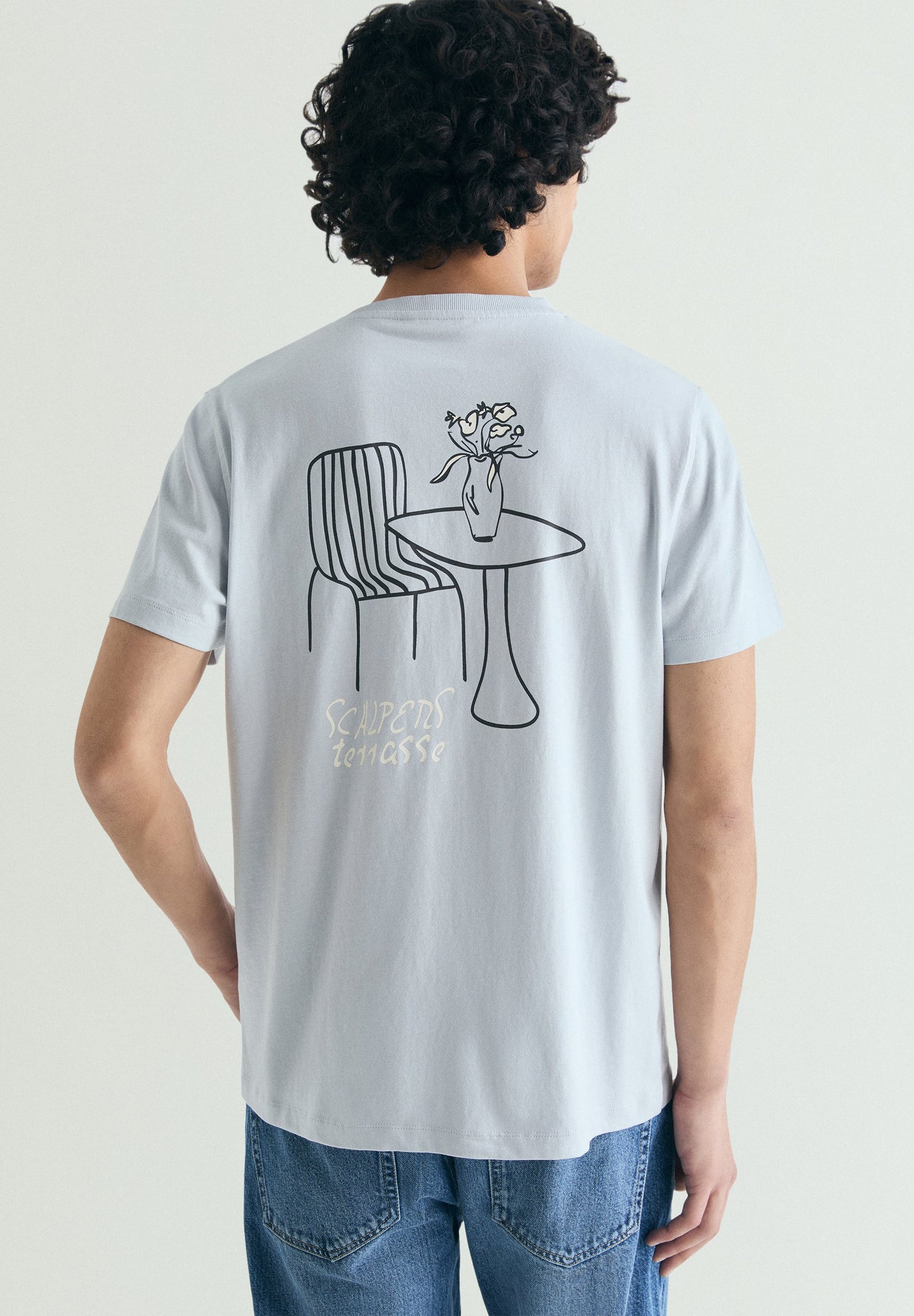 T-SHIRT COM PADRÃO REGULAR FIT