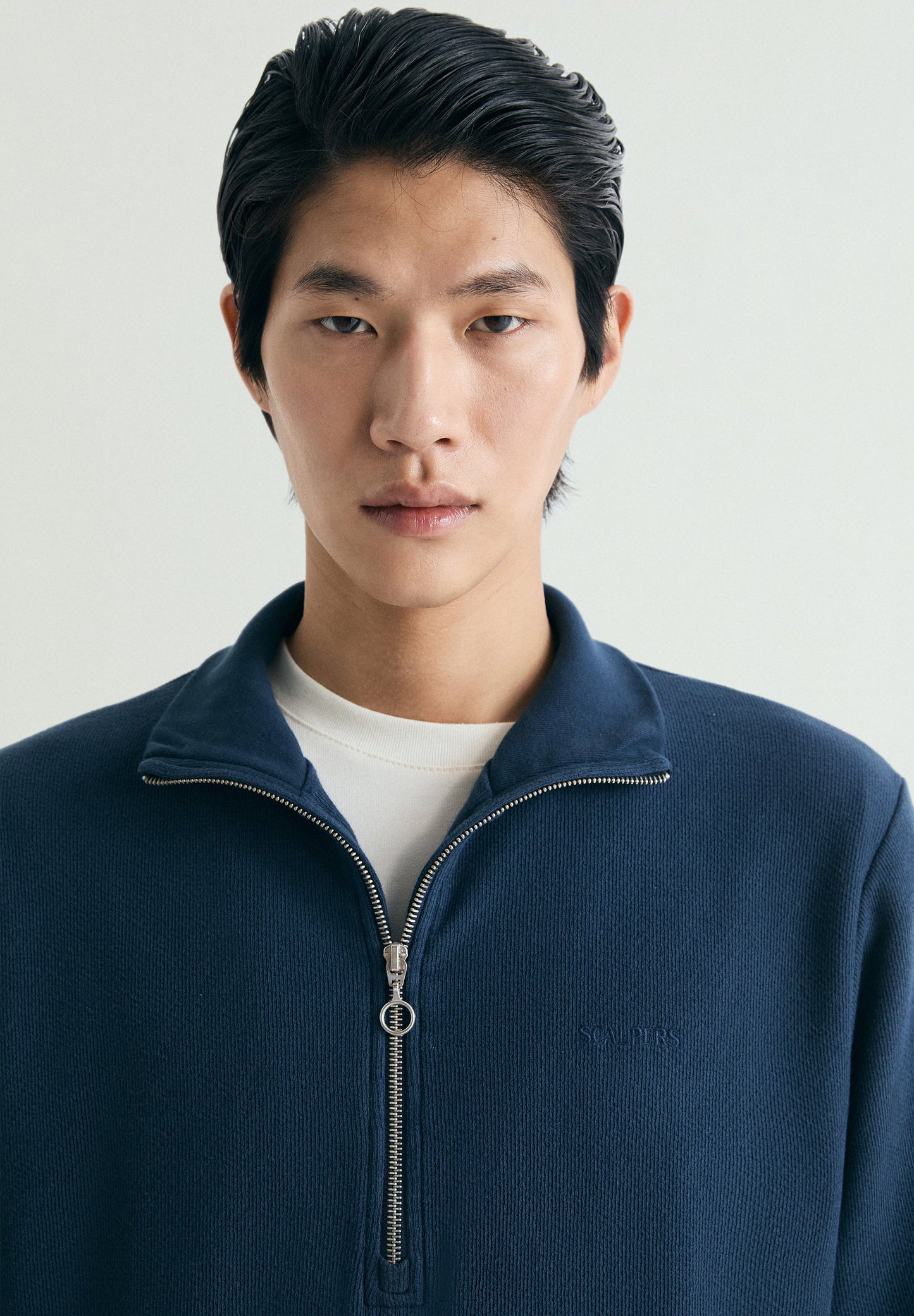 SWEATSHIRT COM MEIO FECHO