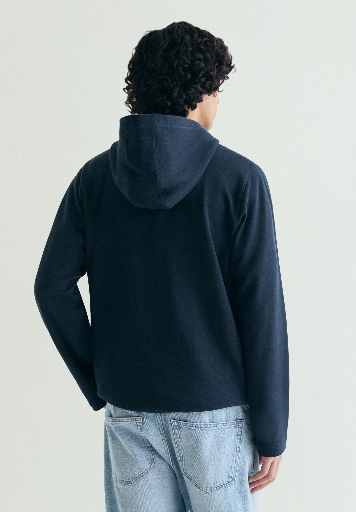 SWEATSHIRT COM CAPUZ E BOLSO À FRENTE