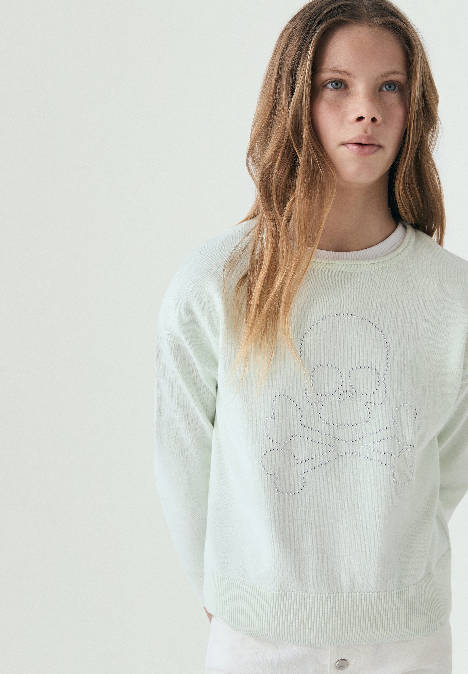 SWEATER SKULL COM TACHAS