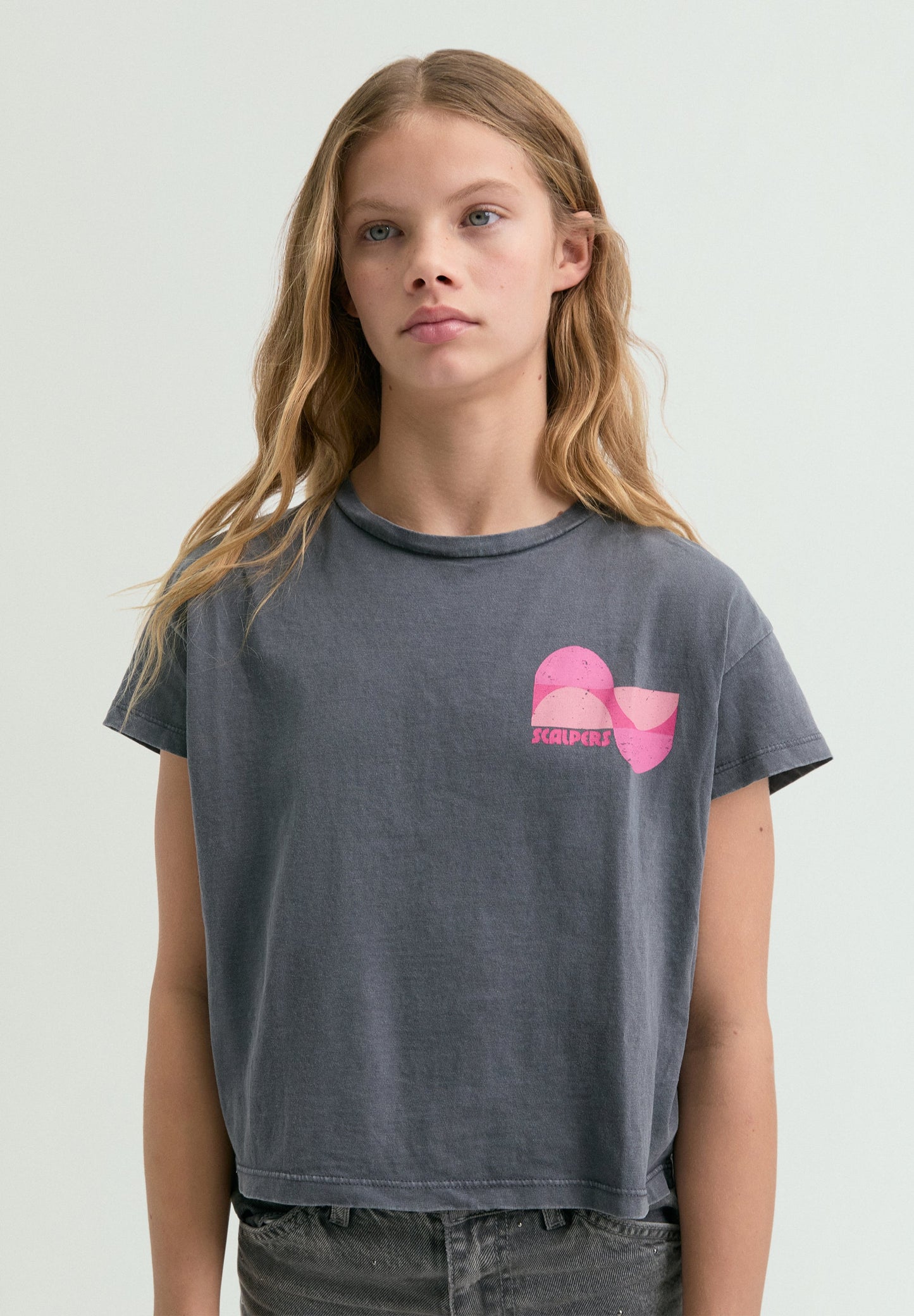 T-SHIRT COM PADRÃO EM CONTRASTE