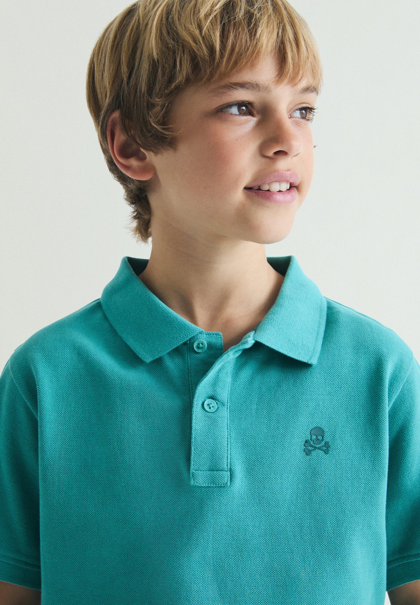 CAMISA POLO BÁSICA COM SKULL