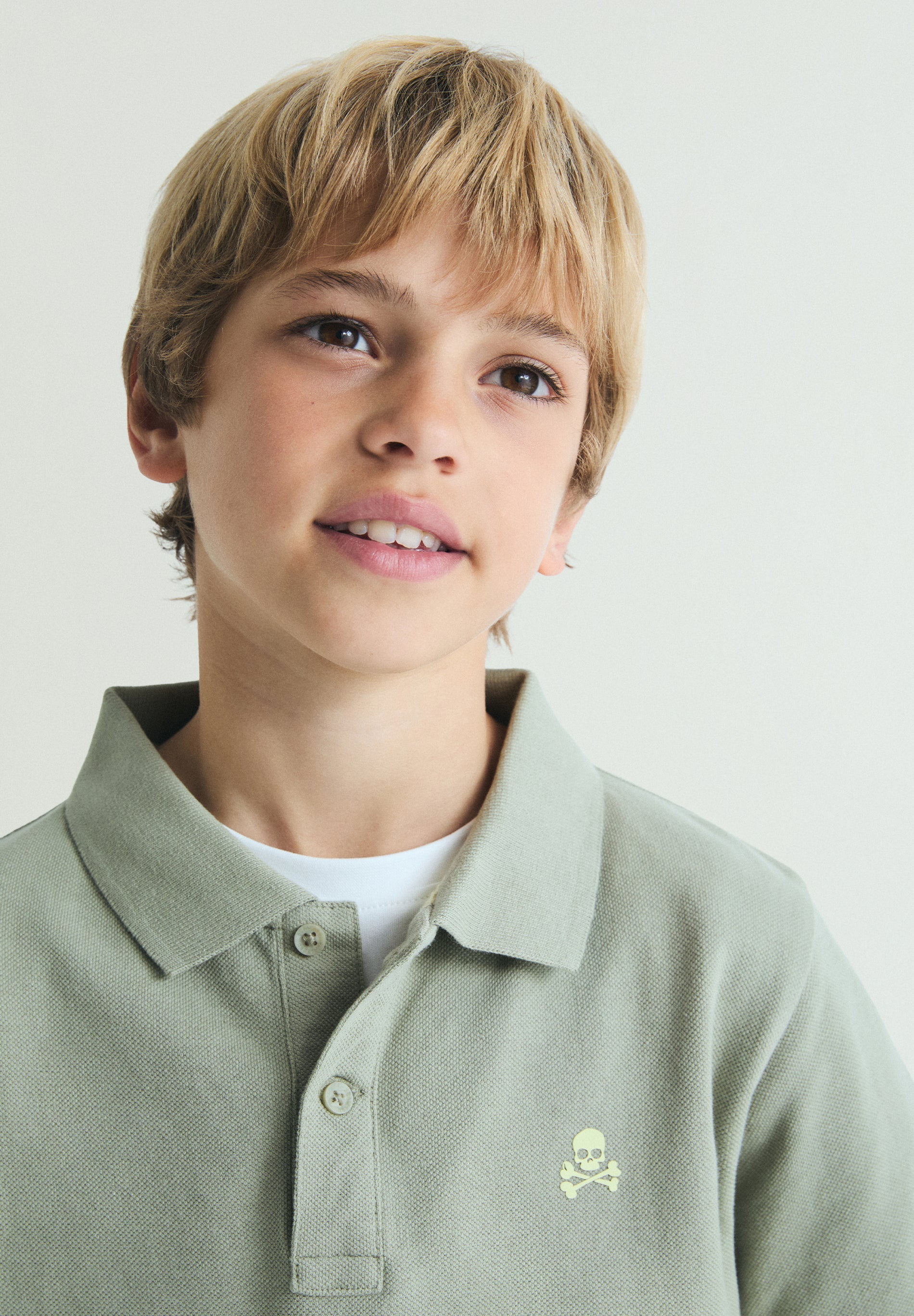 CAMISA POLO BÁSICA COM SKULL