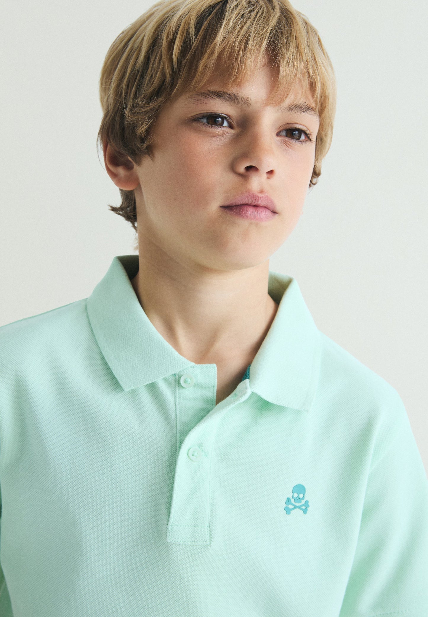 CAMISA POLO BÁSICA COM SKULL