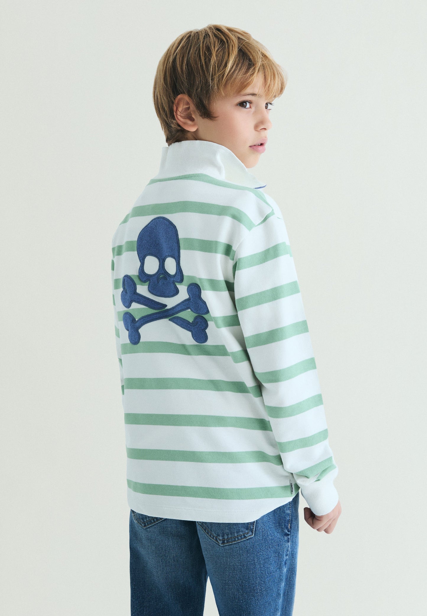 SWEATSHIRT ÀS RISCAS COM GOLA POLO