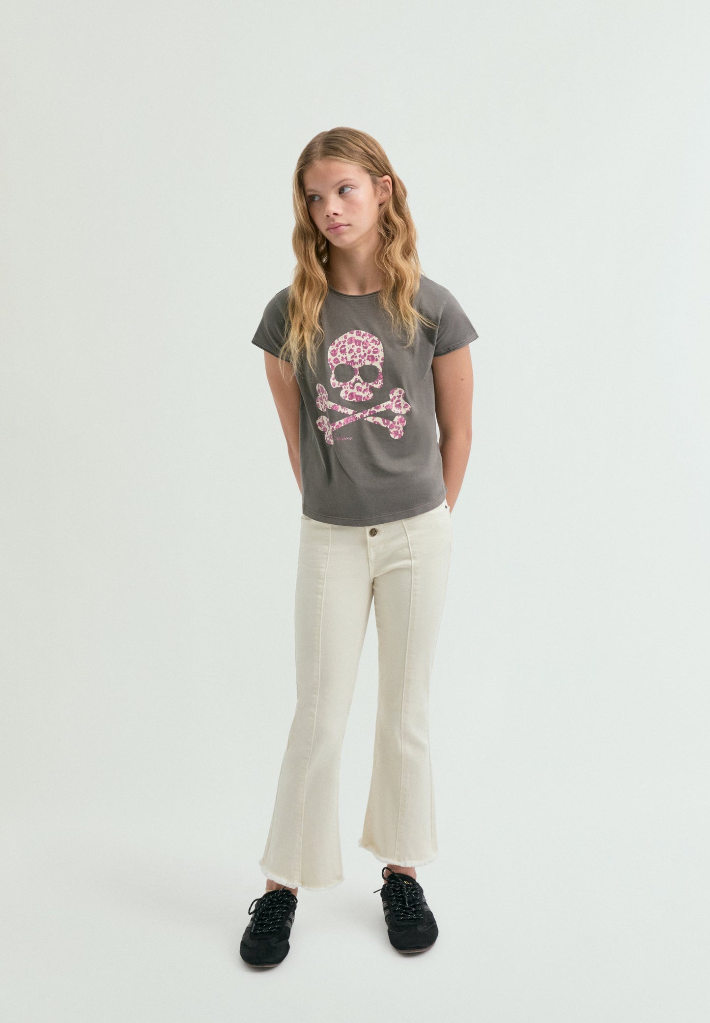 T-SHIRT COM LOGÓTIPO E ESTAMPADO ANIMAL