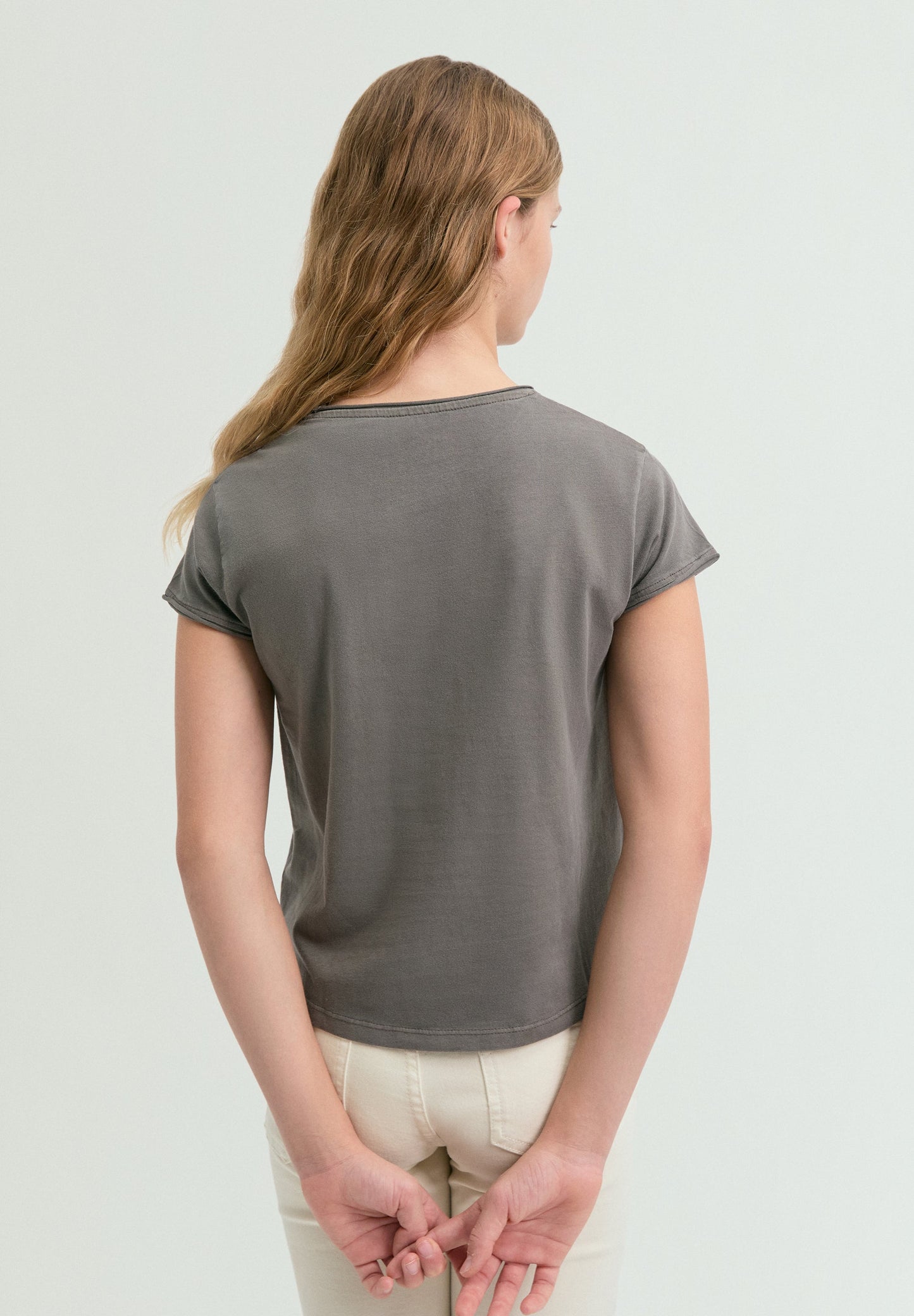 T-SHIRT COM LOGÓTIPO E ESTAMPADO ANIMAL