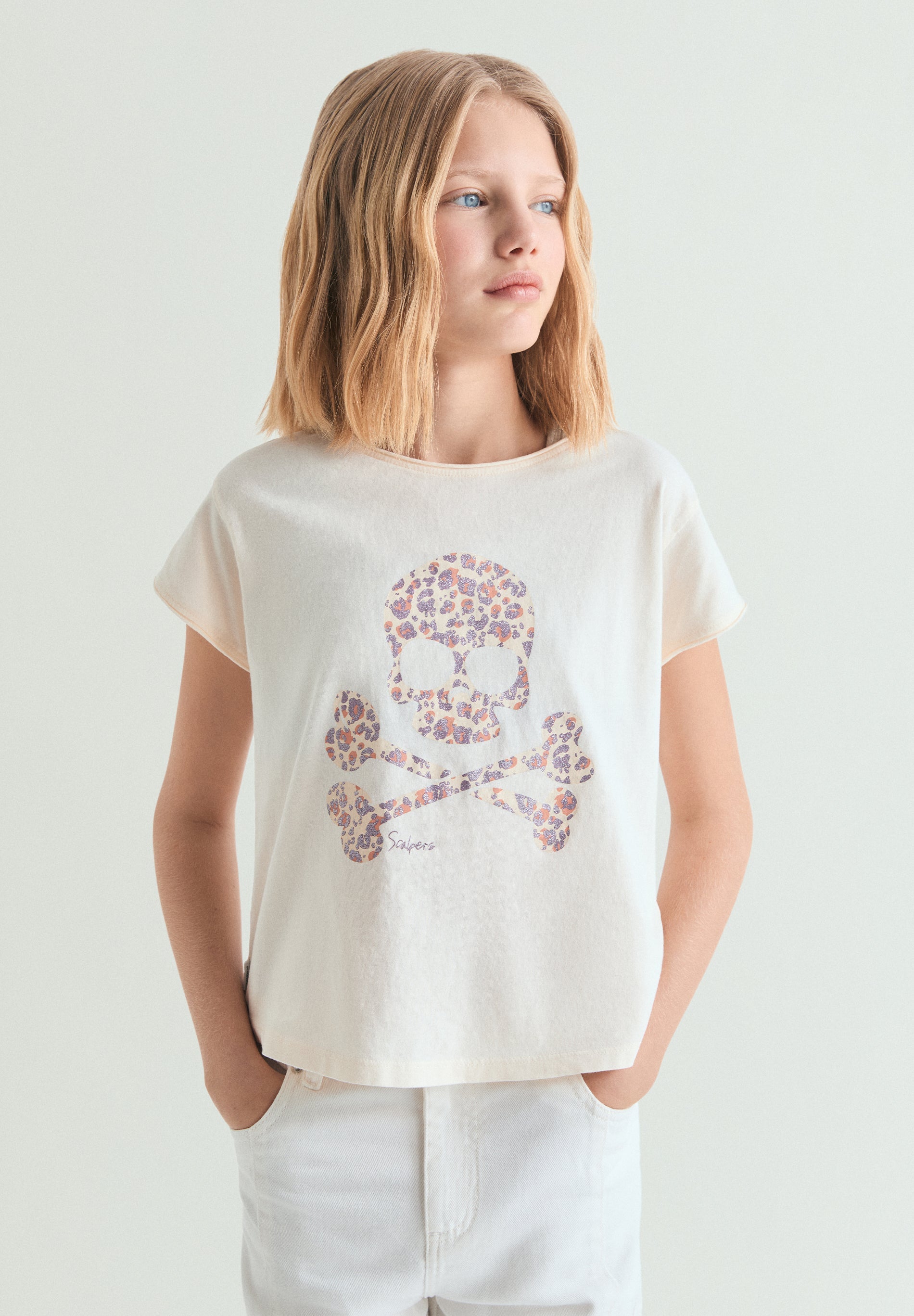 T-SHIRT COM LOGÓTIPO E ESTAMPADO ANIMAL