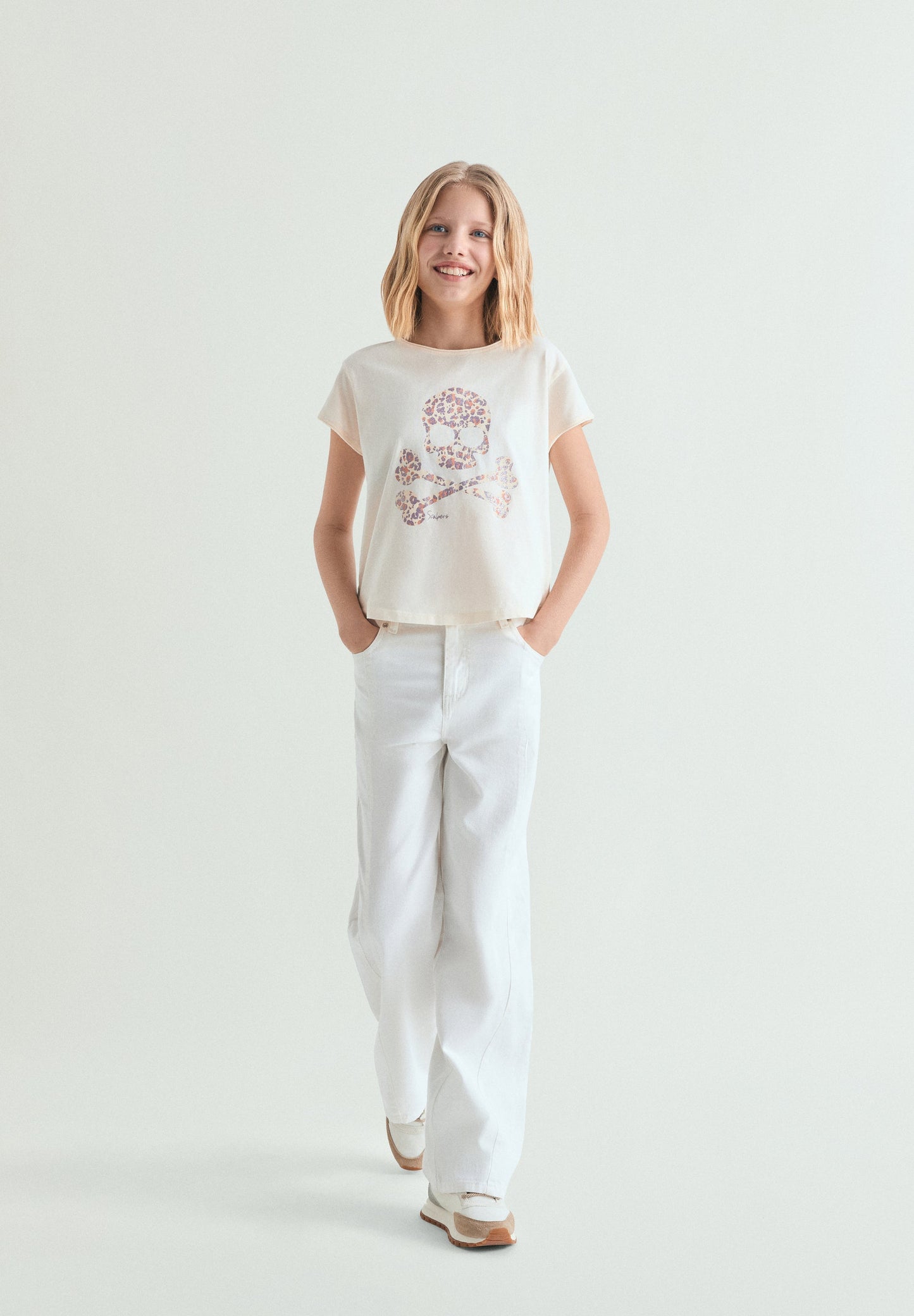 T-SHIRT COM LOGÓTIPO E ESTAMPADO ANIMAL