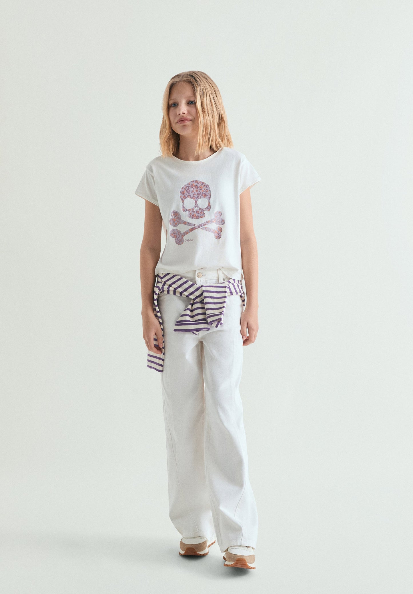 T-SHIRT COM LOGÓTIPO E ESTAMPADO ANIMAL