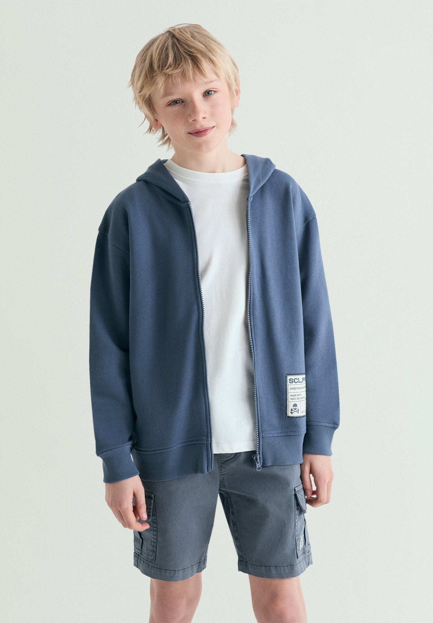 SWEATSHIRT COM CAPUZ E SKULL